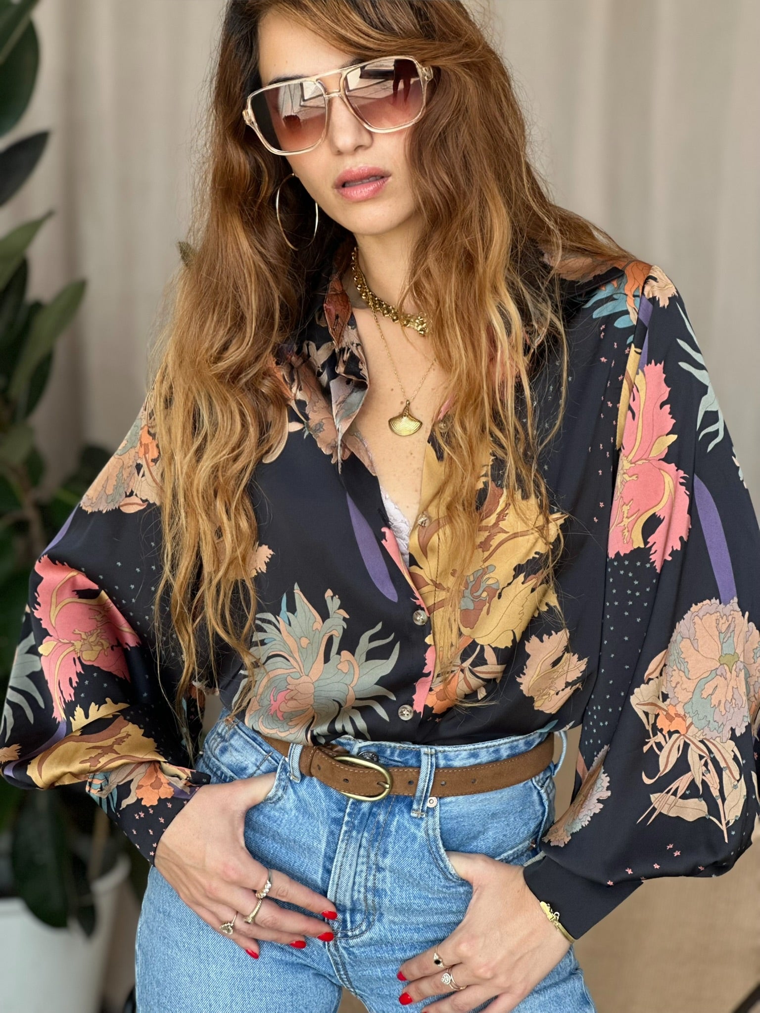 חולצת פריסיליה - שחור גלקטי