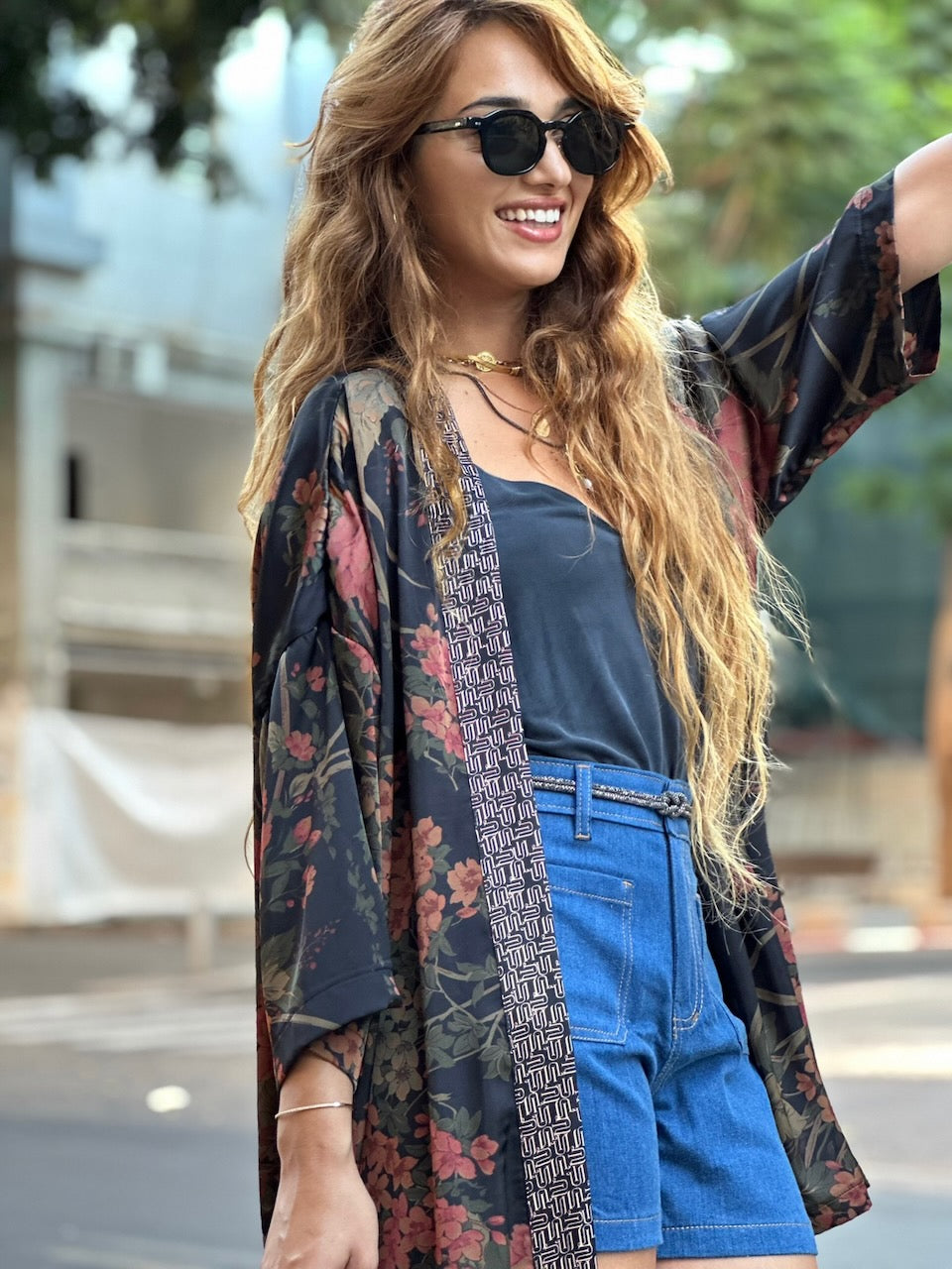 קימונו סאקורה - שחור דהוי פרחוני