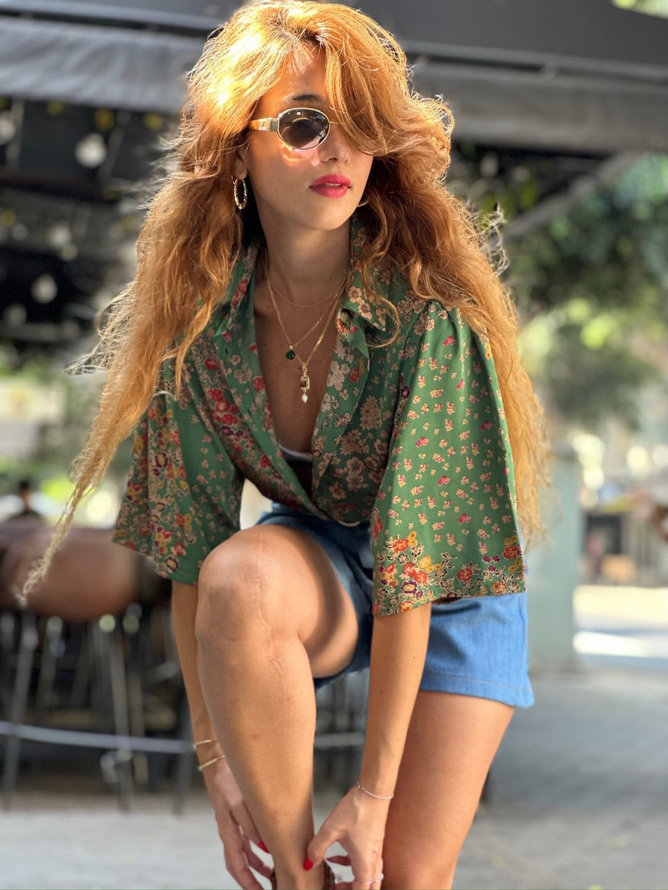 מכופתרת קמילה - ירוק דשא פרחים קטנים