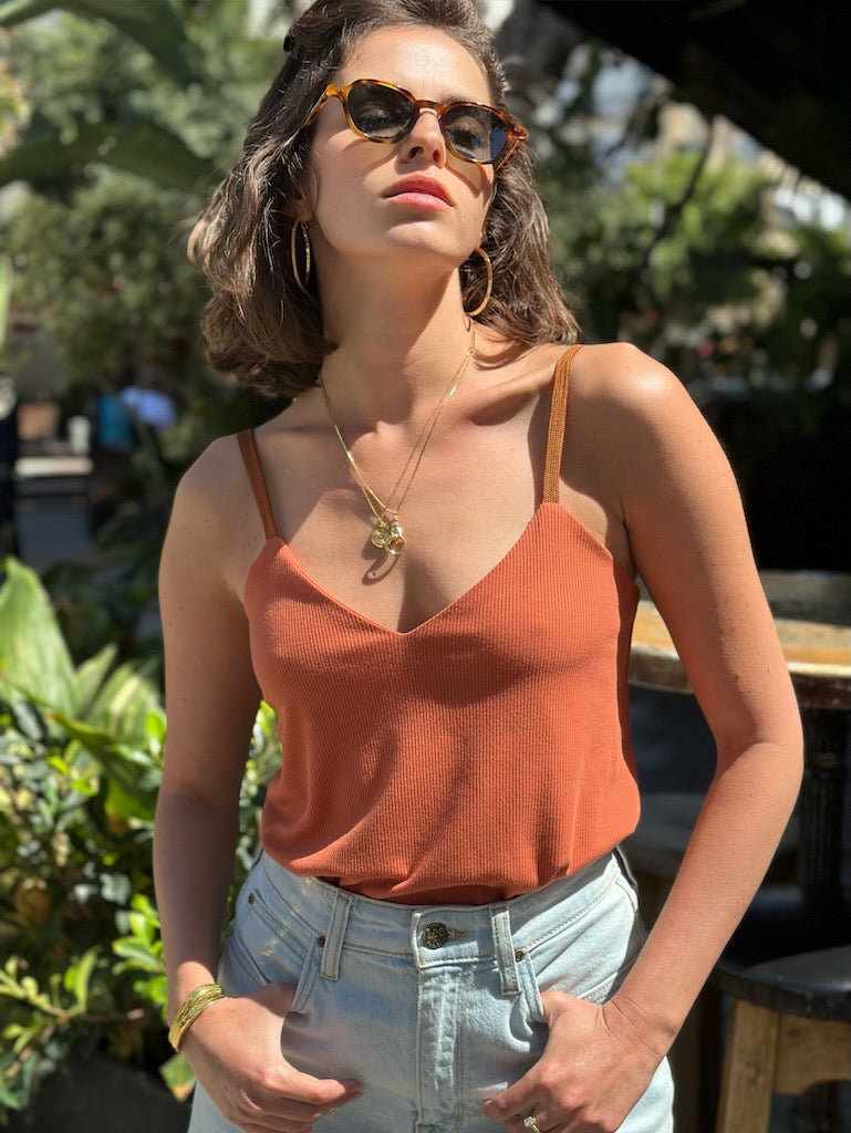 גופיית ג׳סי - בריק