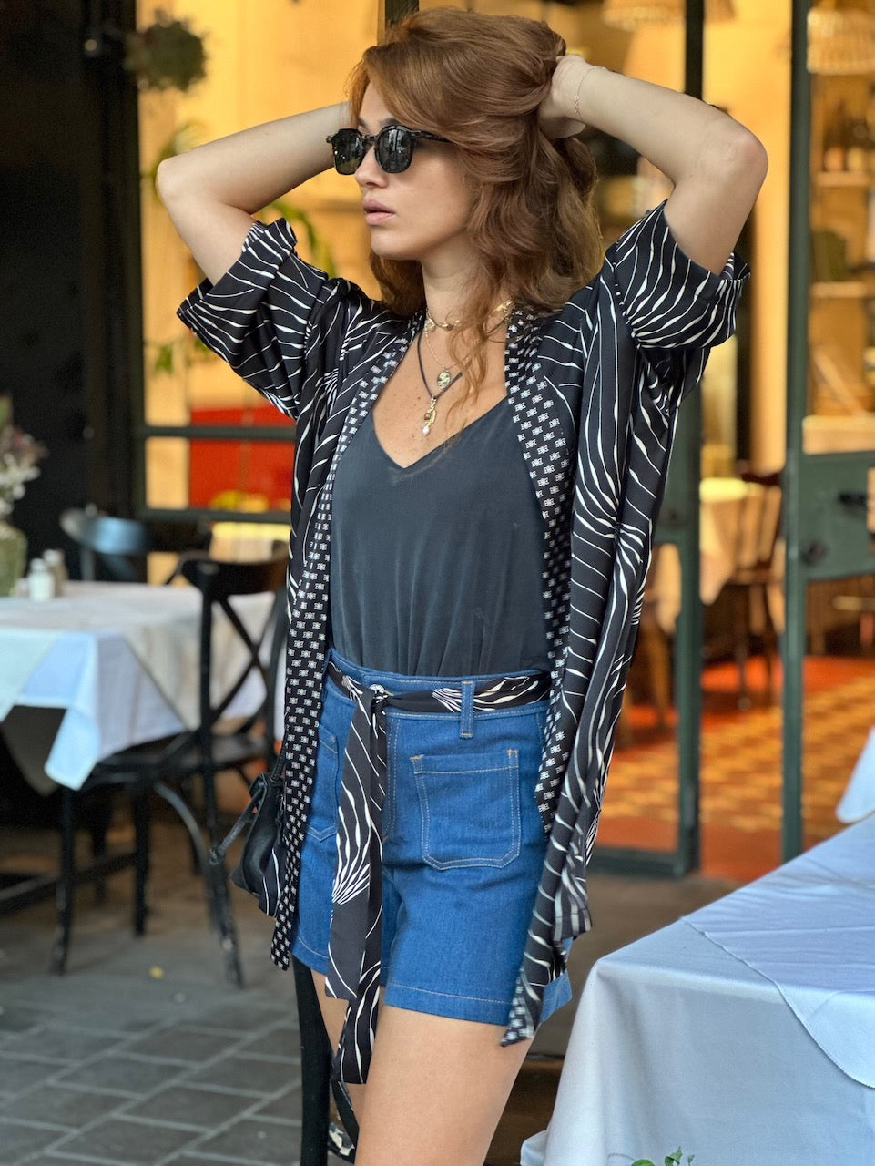 קימונו סאקורה - שחור גלים לבנים