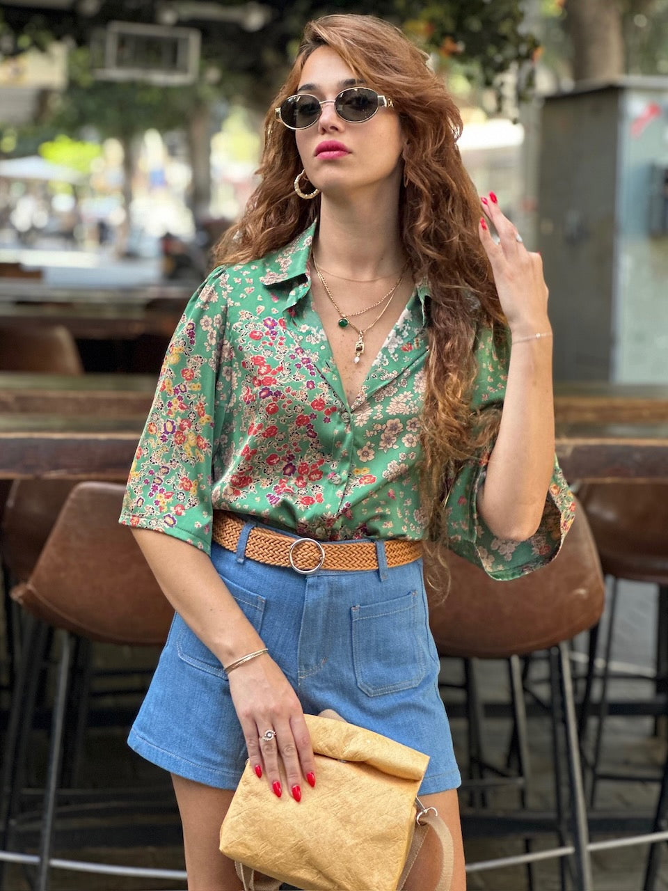 מכופתרת קמילה - ירוק דשא פרחים קטנים