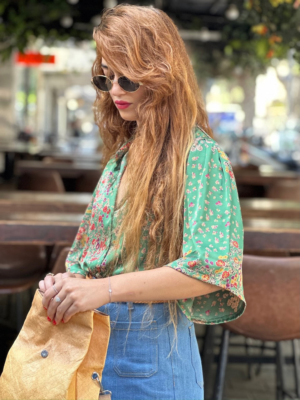 מכופתרת קמילה - ירוק דשא פרחים קטנים