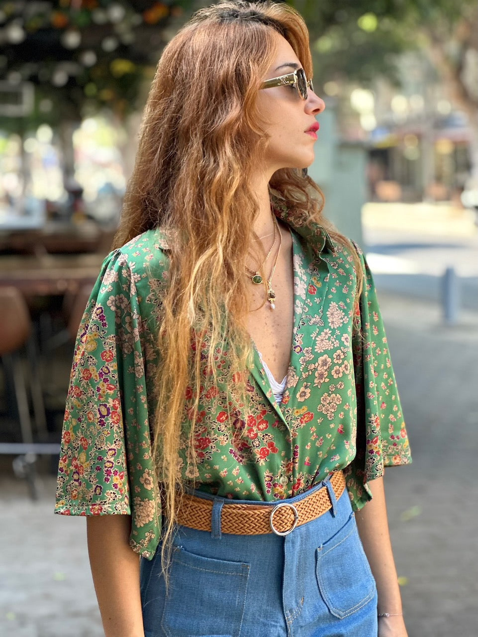 מכופתרת קמילה - ירוק דשא פרחים קטנים