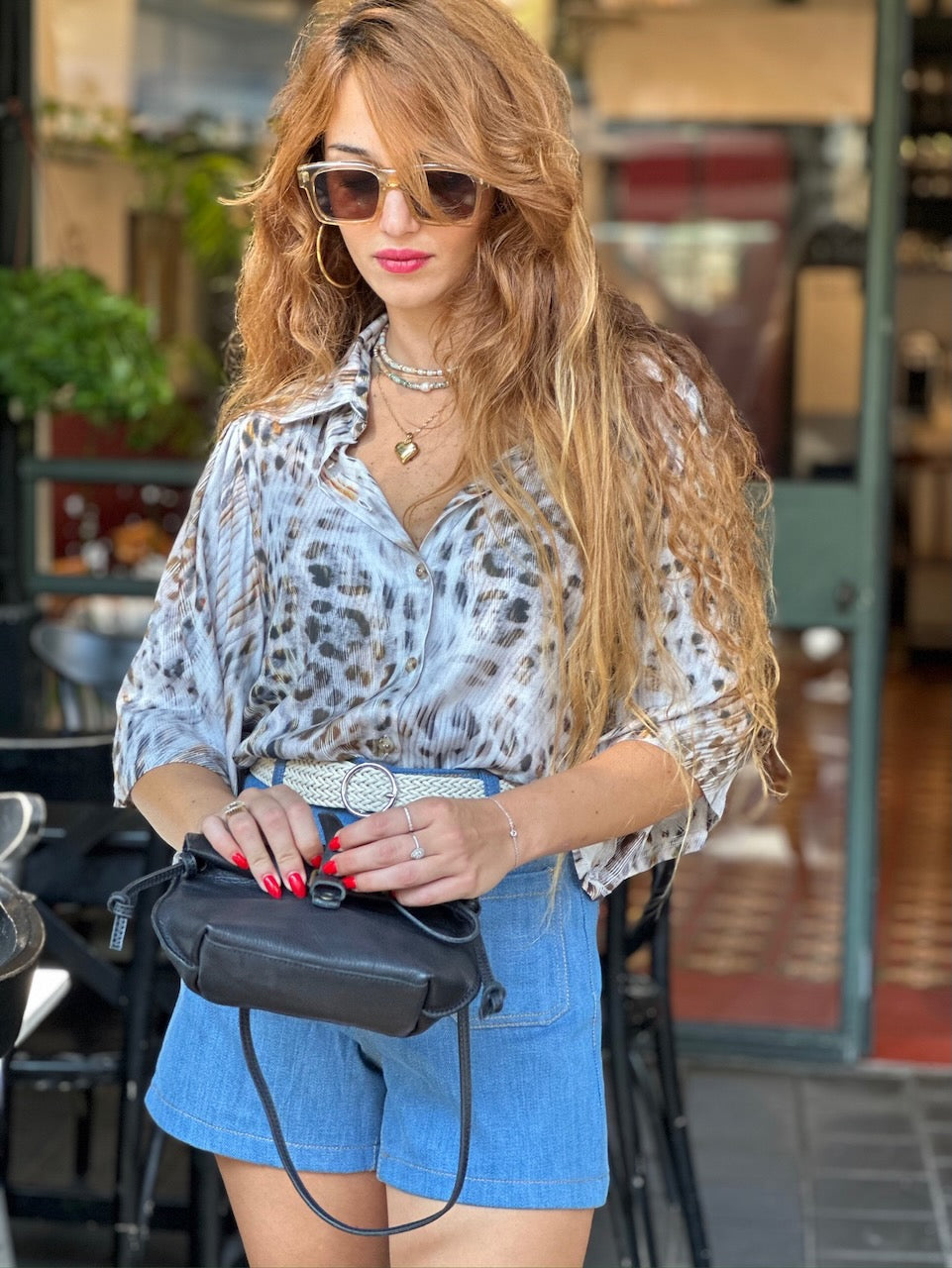 מכופתרת קמילה - לבן מנומר