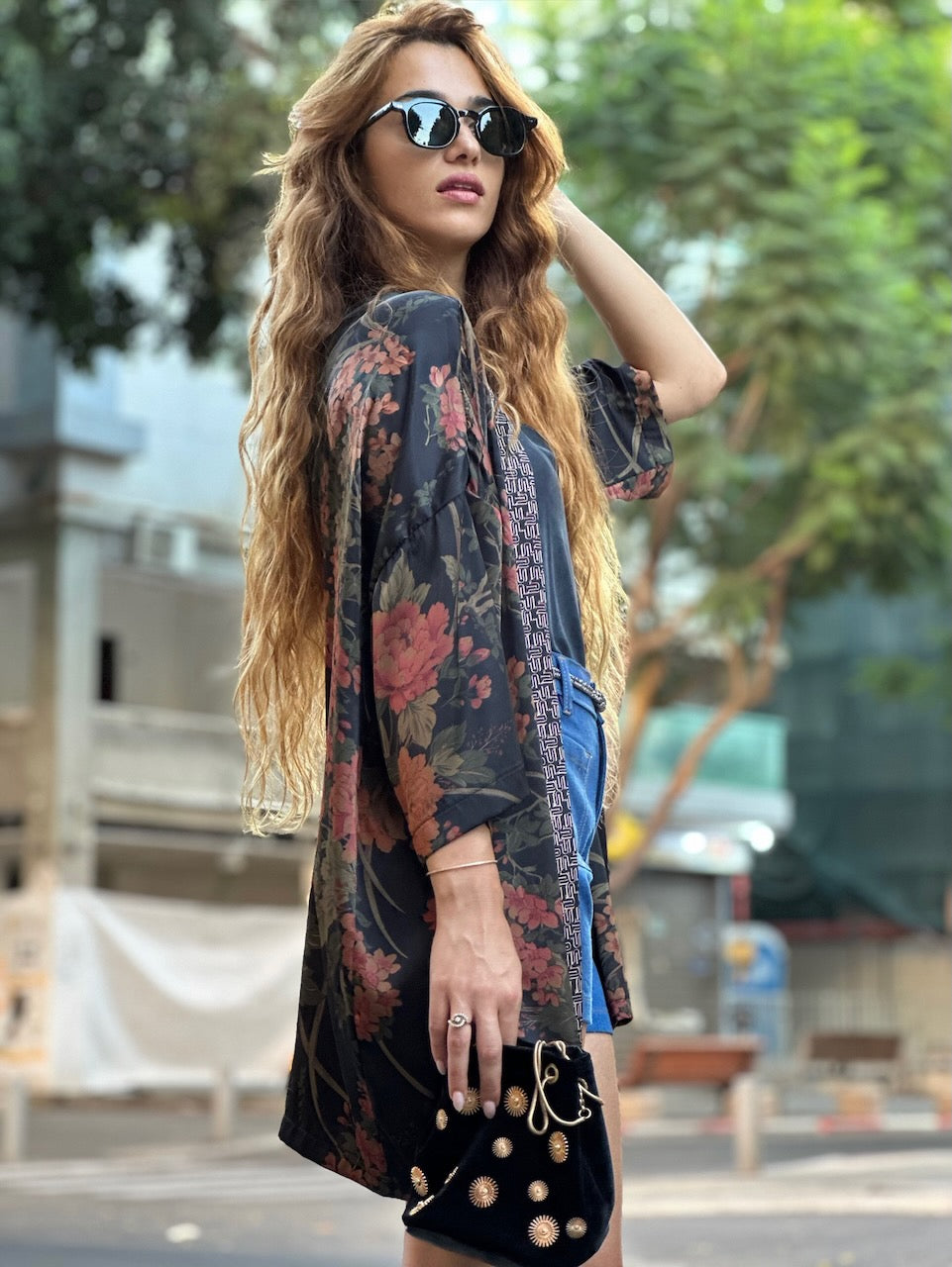 קימונו סאקורה - שחור דהוי פרחוני