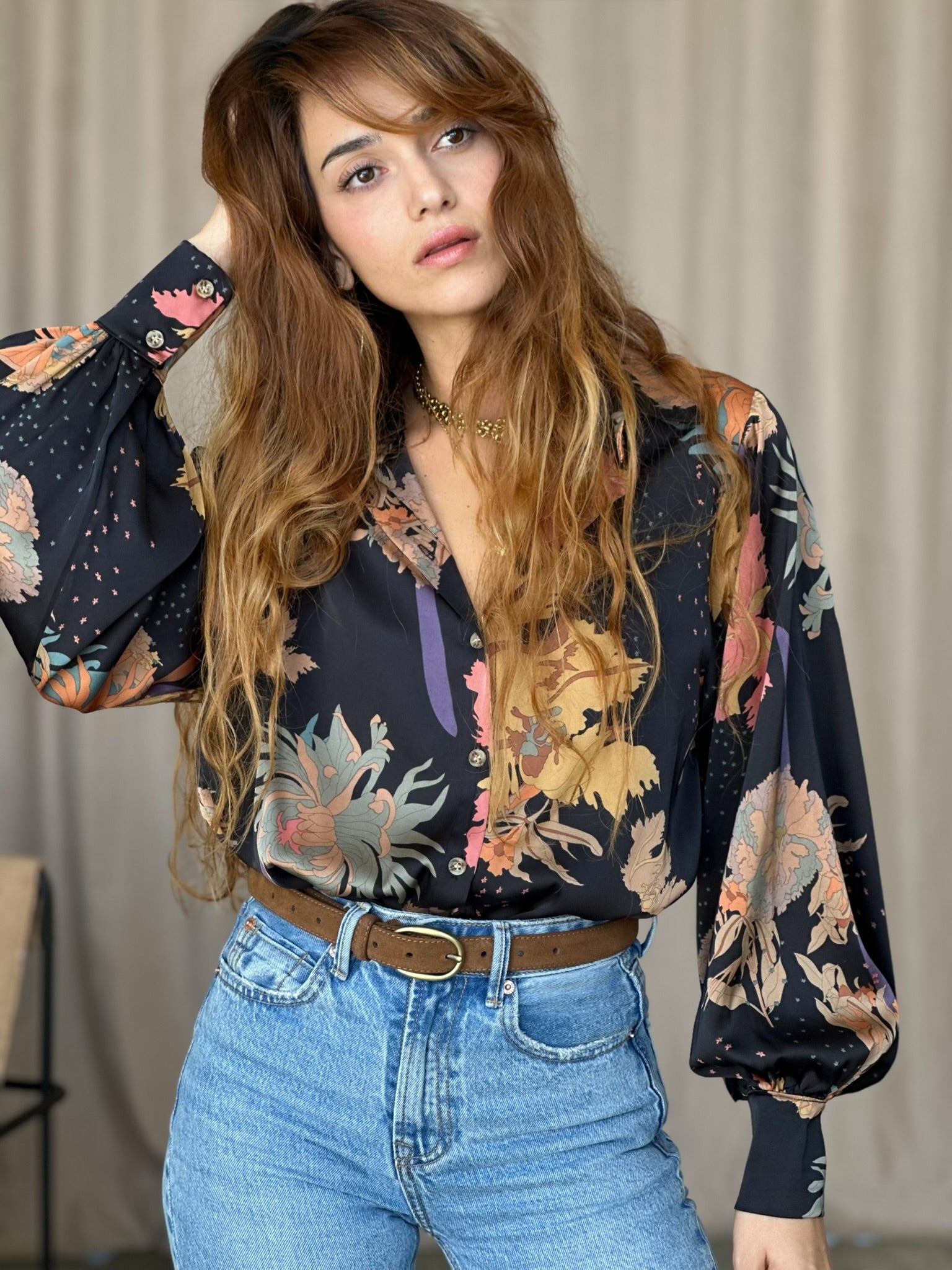 חולצת פריסיליה - שחור גלקטי