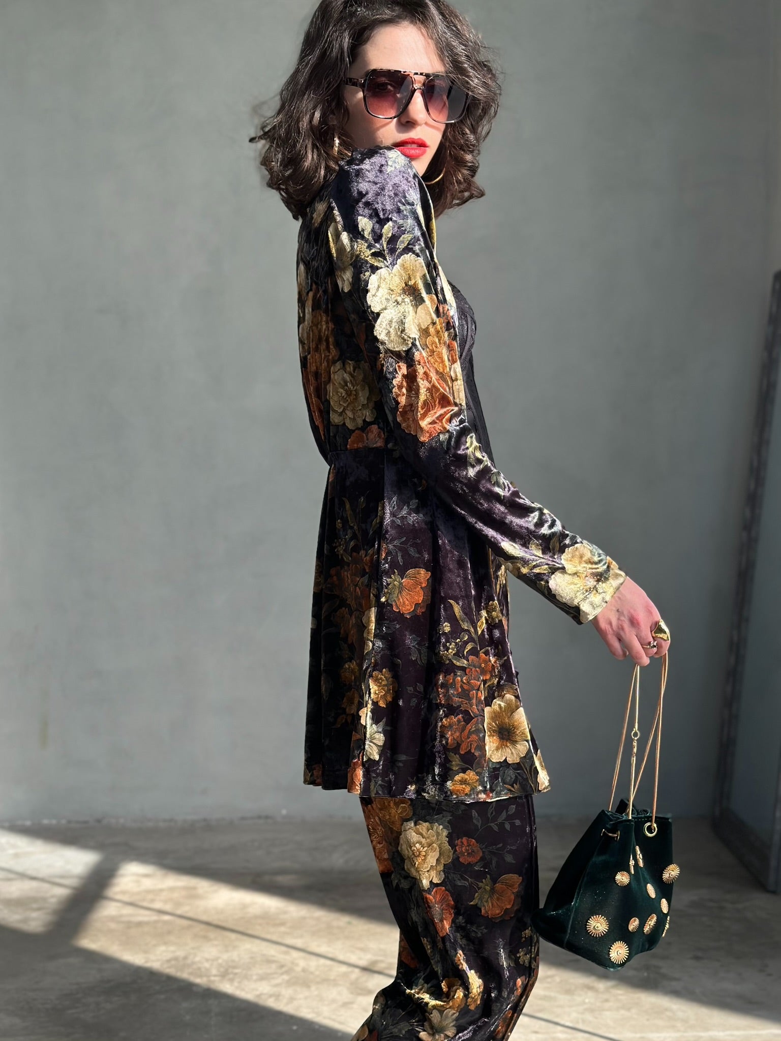 עליונית ברלין קטיפה - שחור פרחים ויקטוריאני