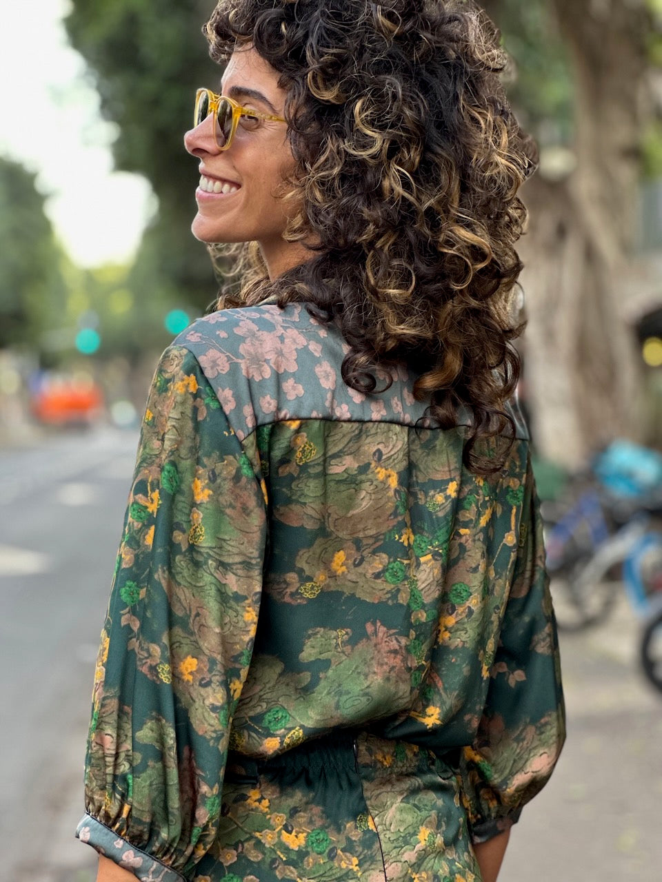 חולצת ג׳יג׳י - ירוק בקבוק