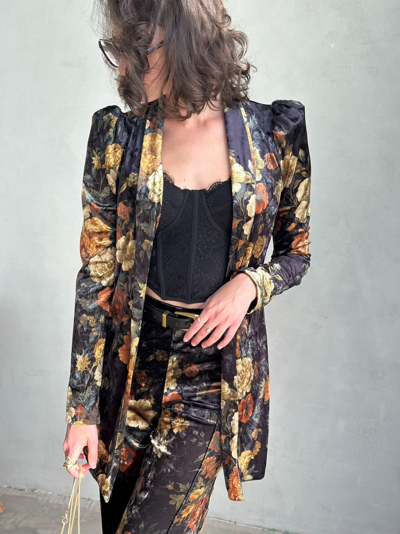 עליונית ברלין קטיפה - שחור פרחים ויקטוריאני