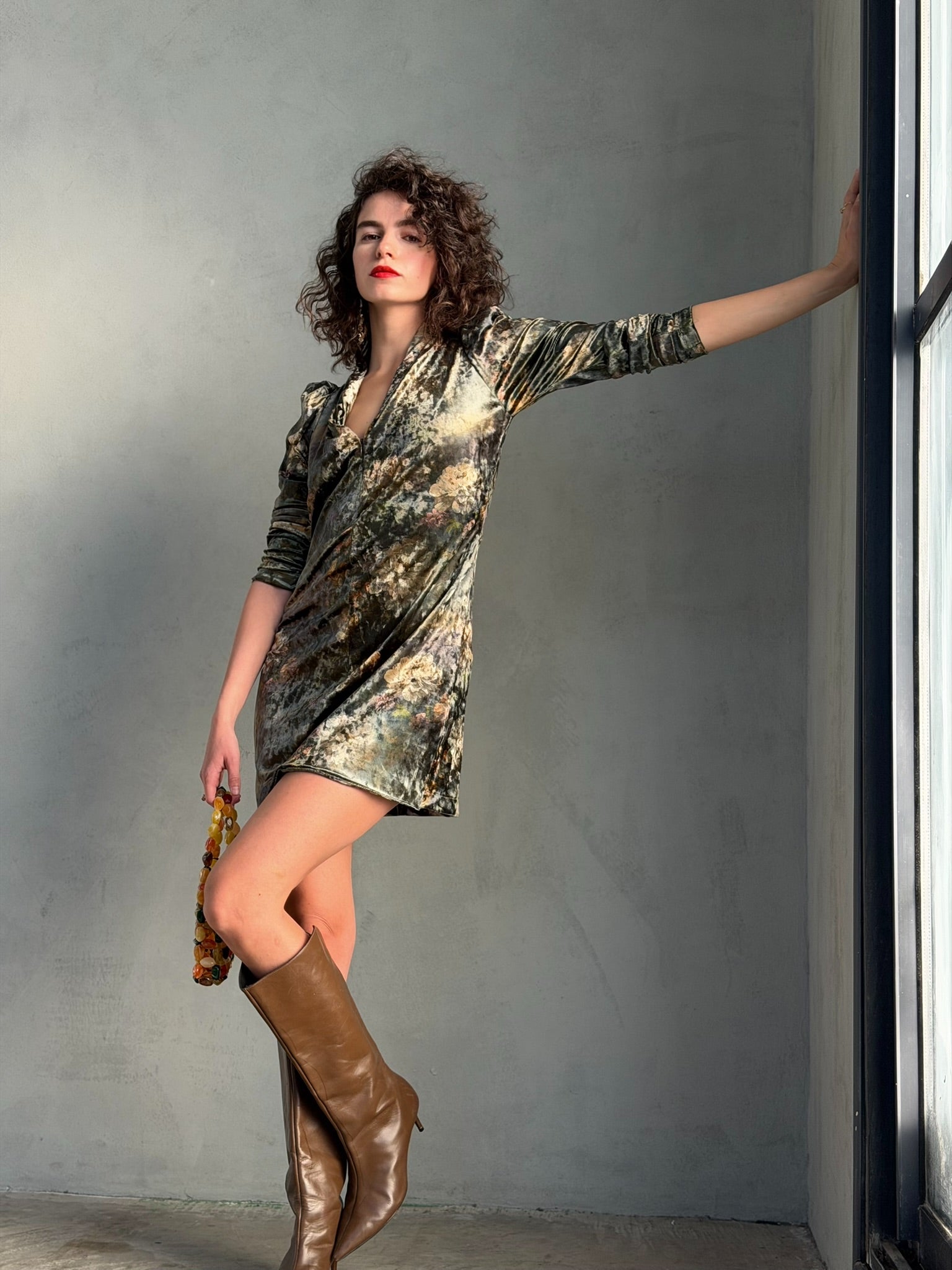 שמלת ברלין - ירוק פרחים דהויים