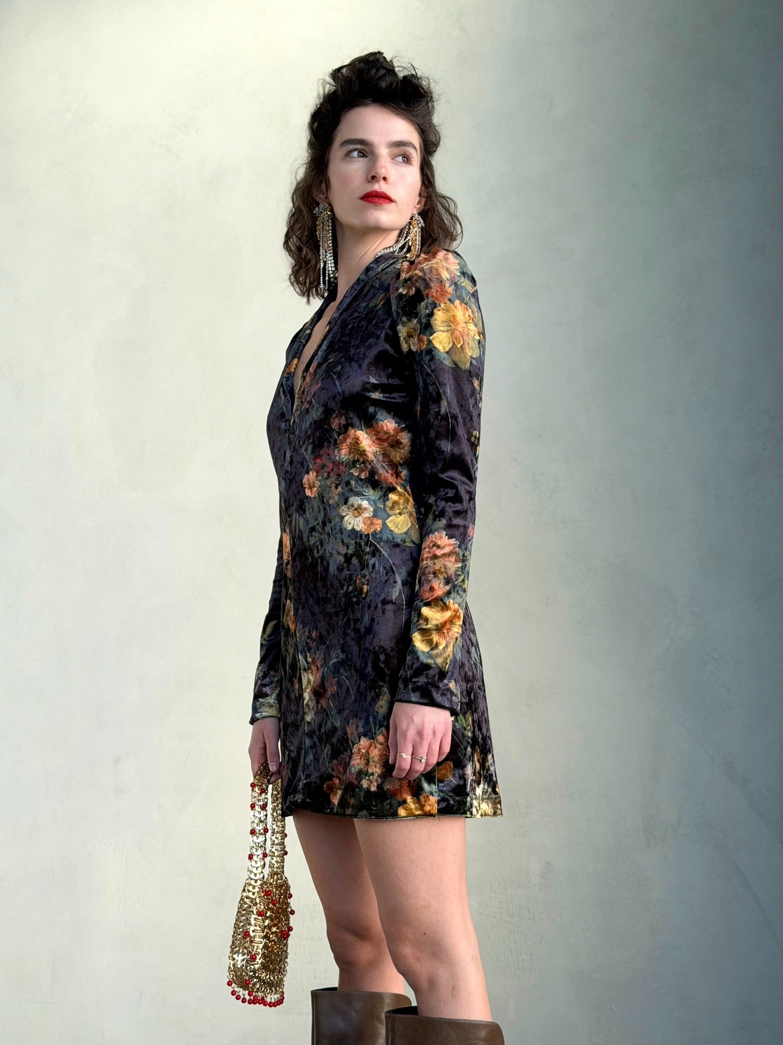 שמלת ברלין - שחור פרחים ויקטוריאני