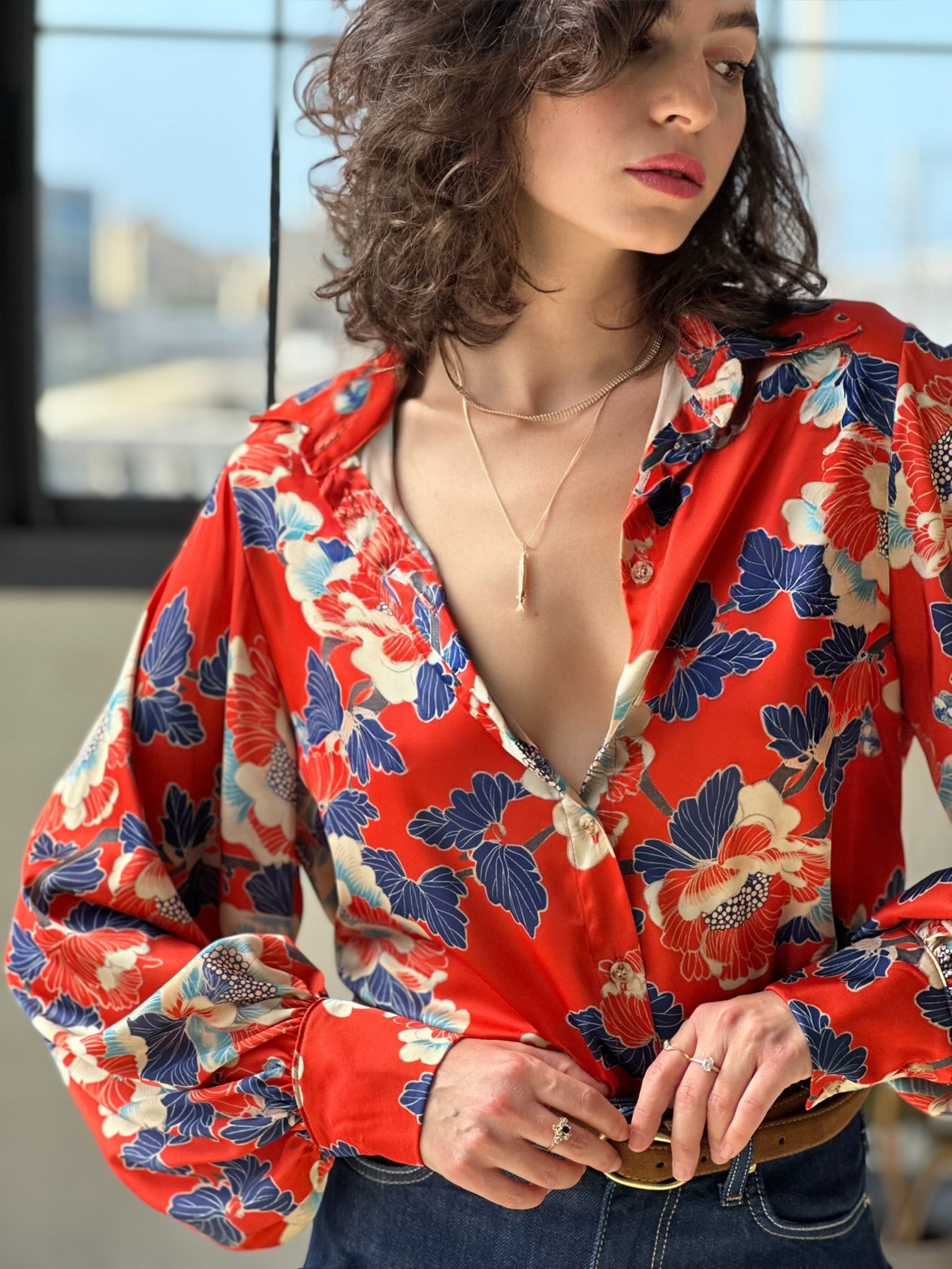 חולצת פריסיליה - אדום כתום פרחוני