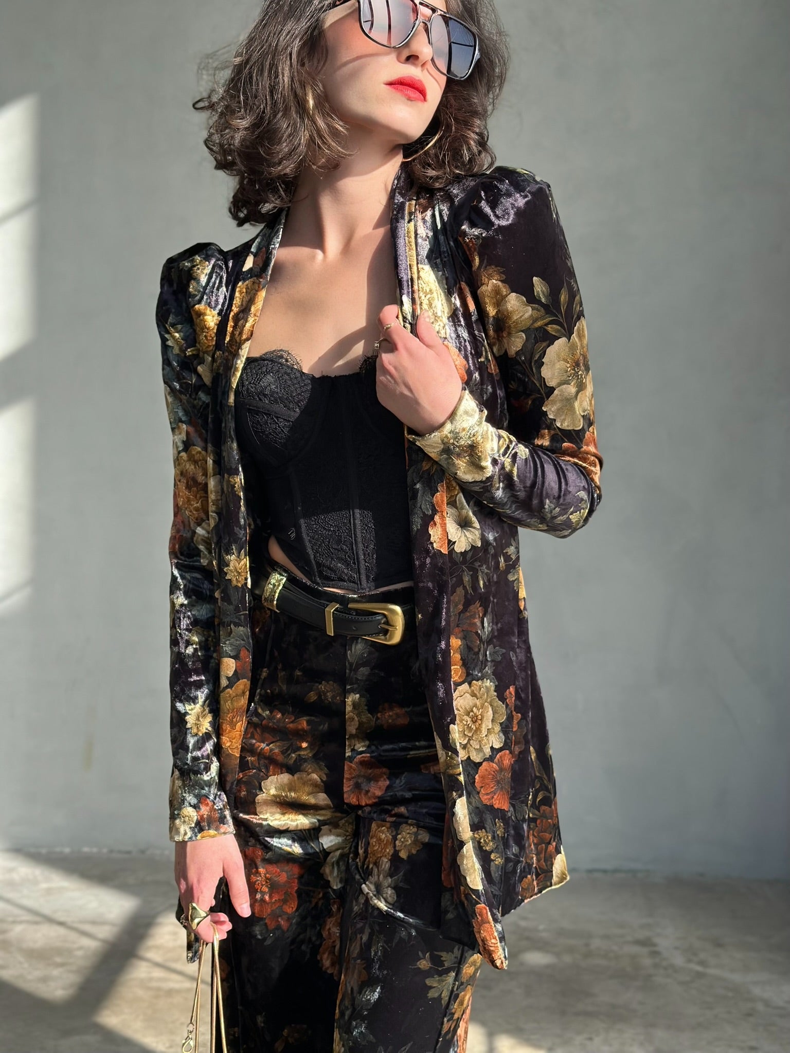 עליונית ברלין קטיפה - שחור פרחים ויקטוריאני