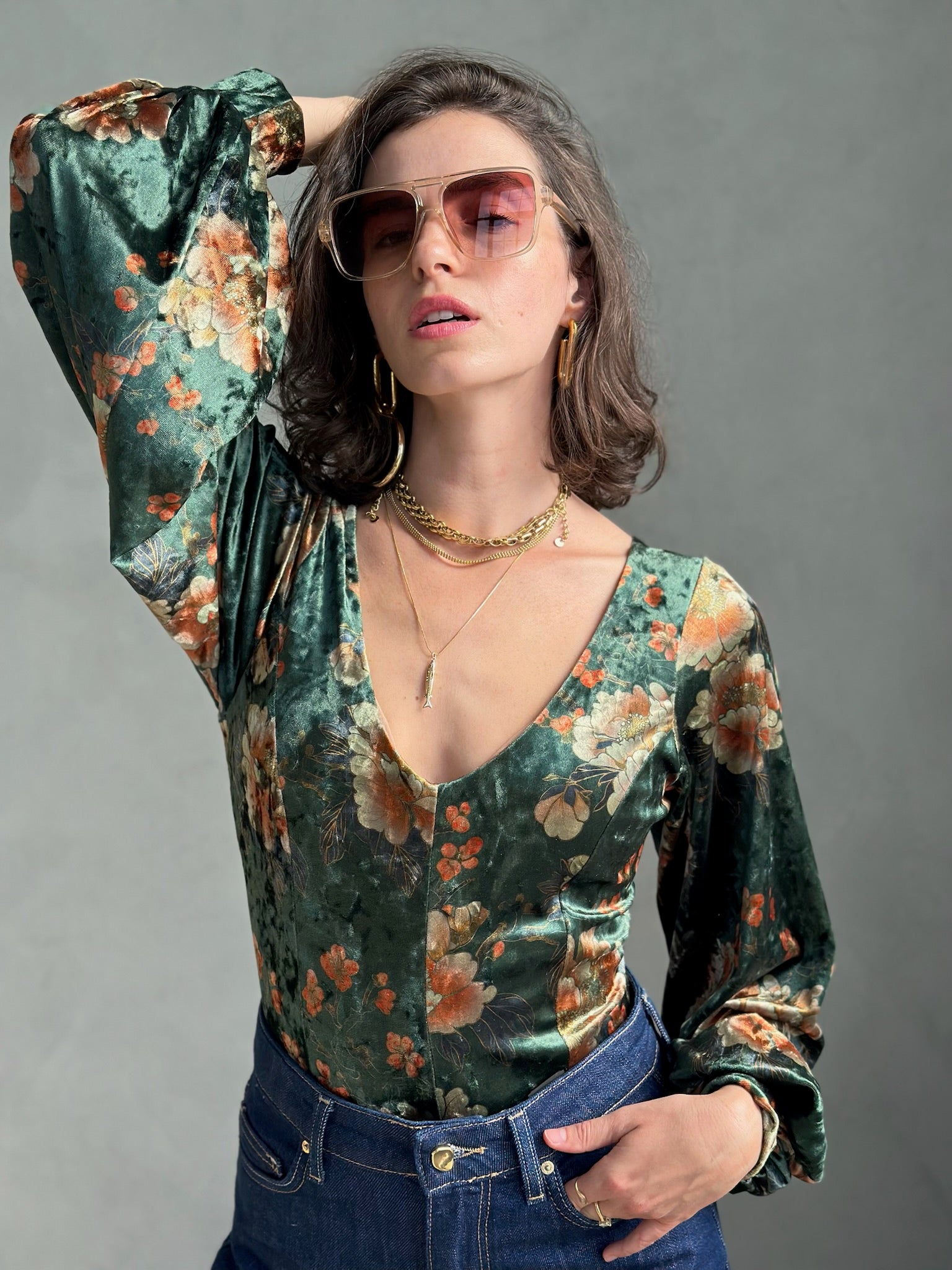 חולצת סופיה קטיפה פרינט ירוק בקבוק פרחוני