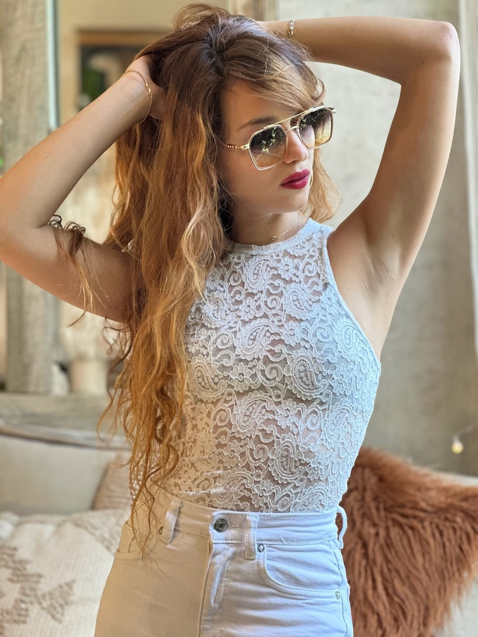 גופיית לולה - תחרה לבנה
