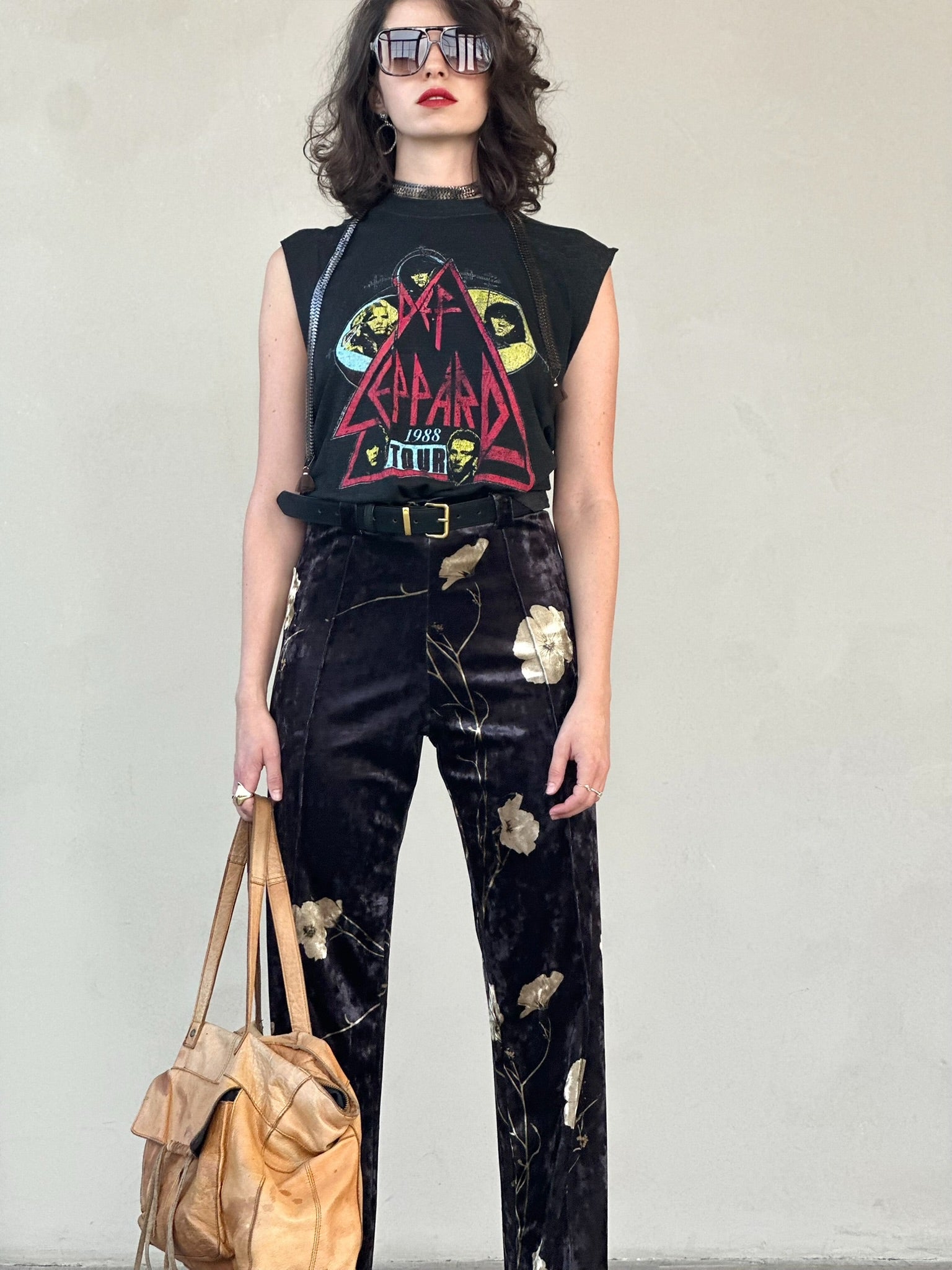 מכנסי ברלין - שחור כחלחל ופרחים שמנת