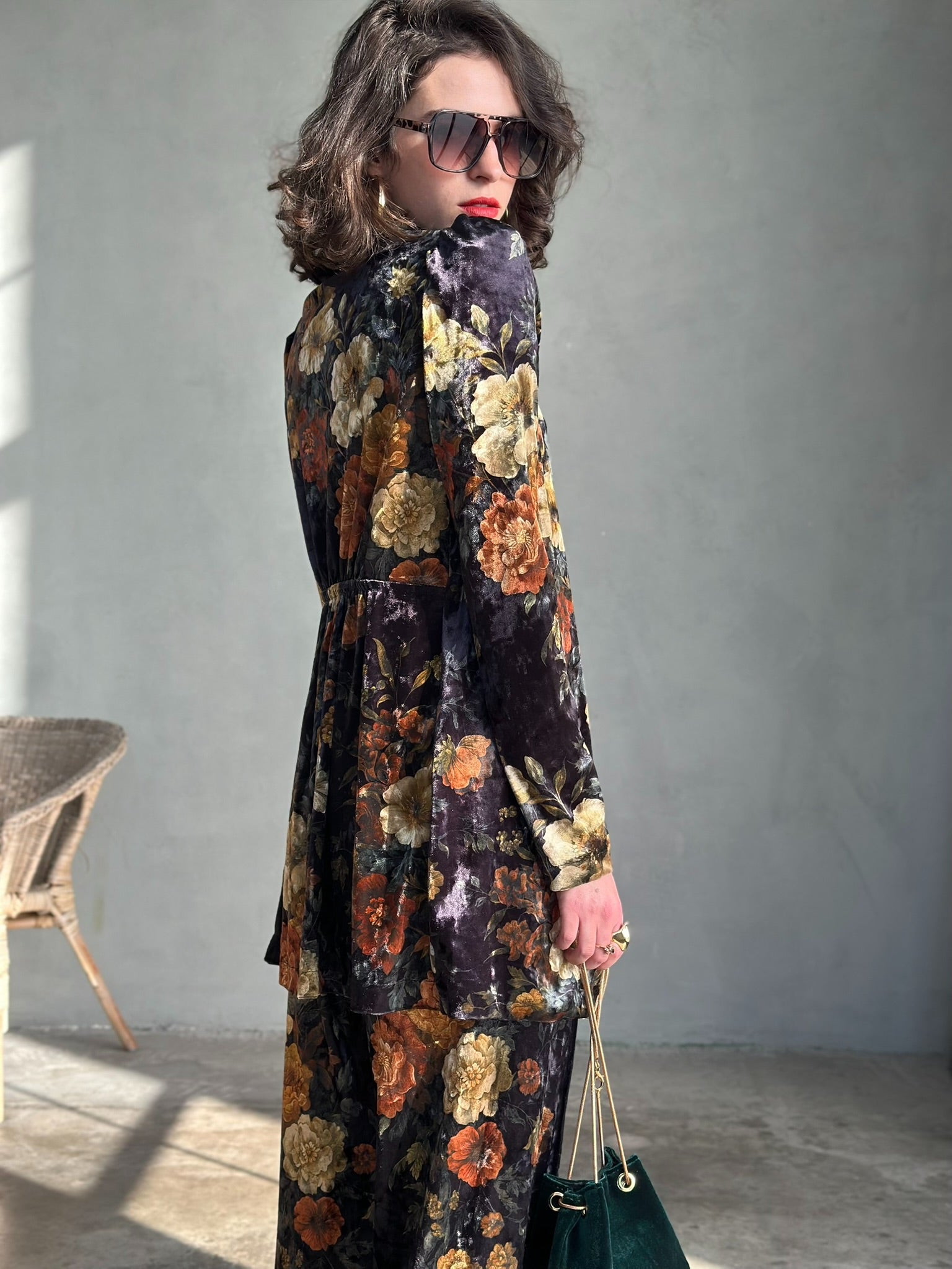 עליונית ברלין קטיפה - שחור פרחים ויקטוריאני