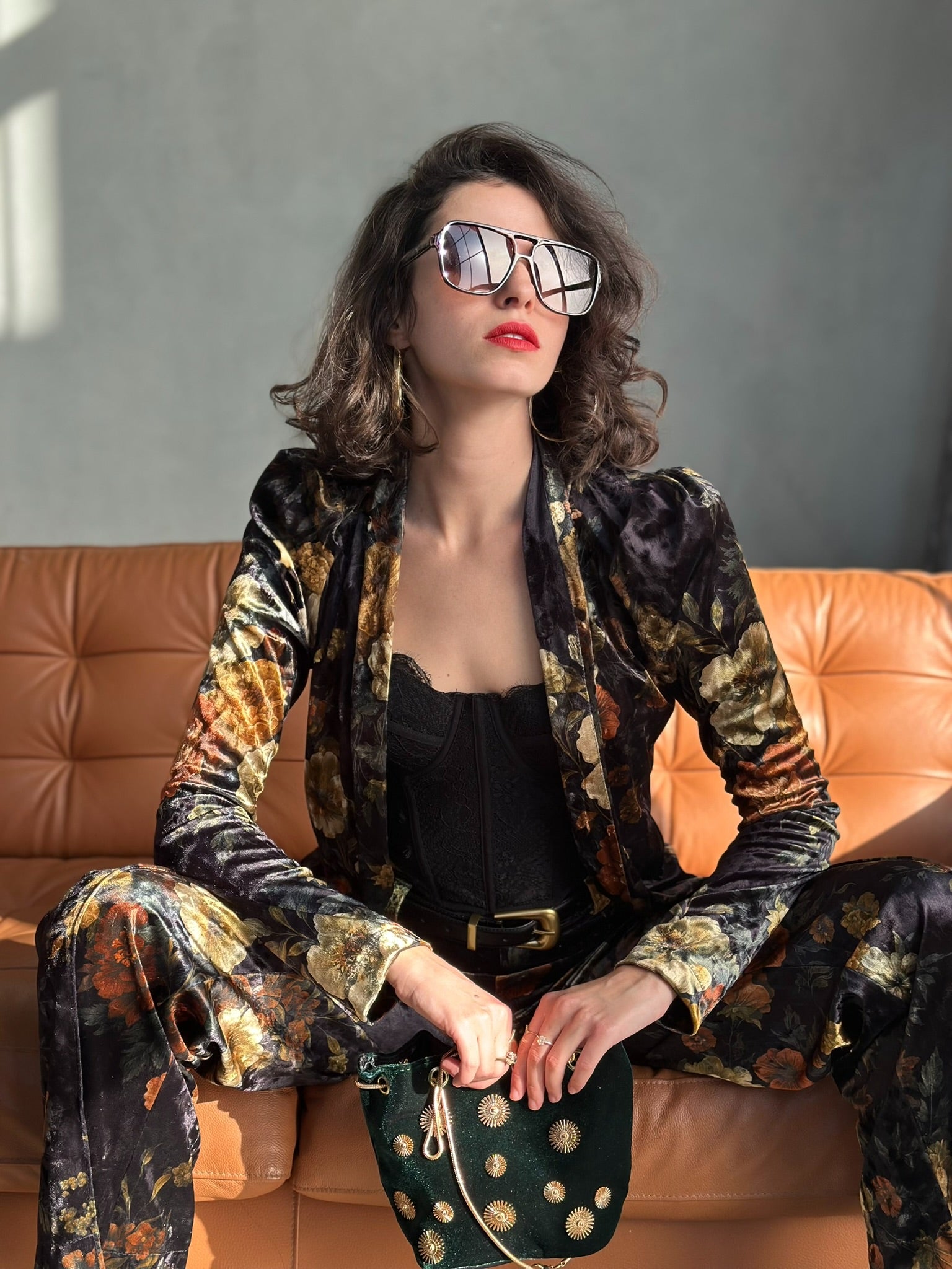 עליונית ברלין קטיפה - שחור פרחים ויקטוריאני