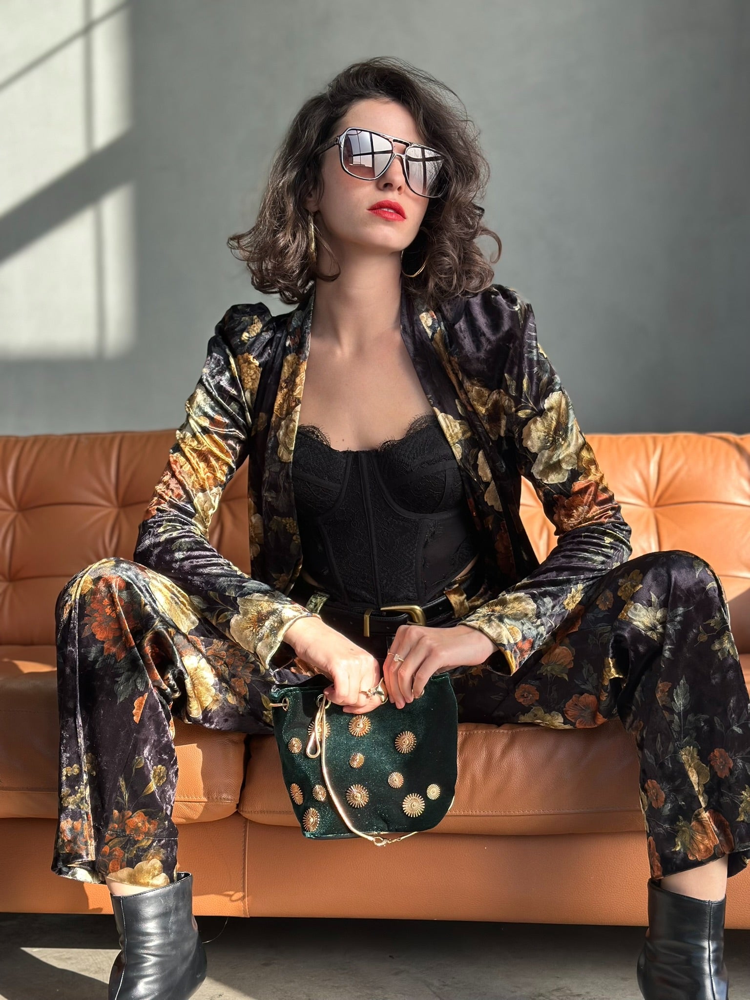 עליונית ברלין קטיפה - שחור פרחים ויקטוריאני