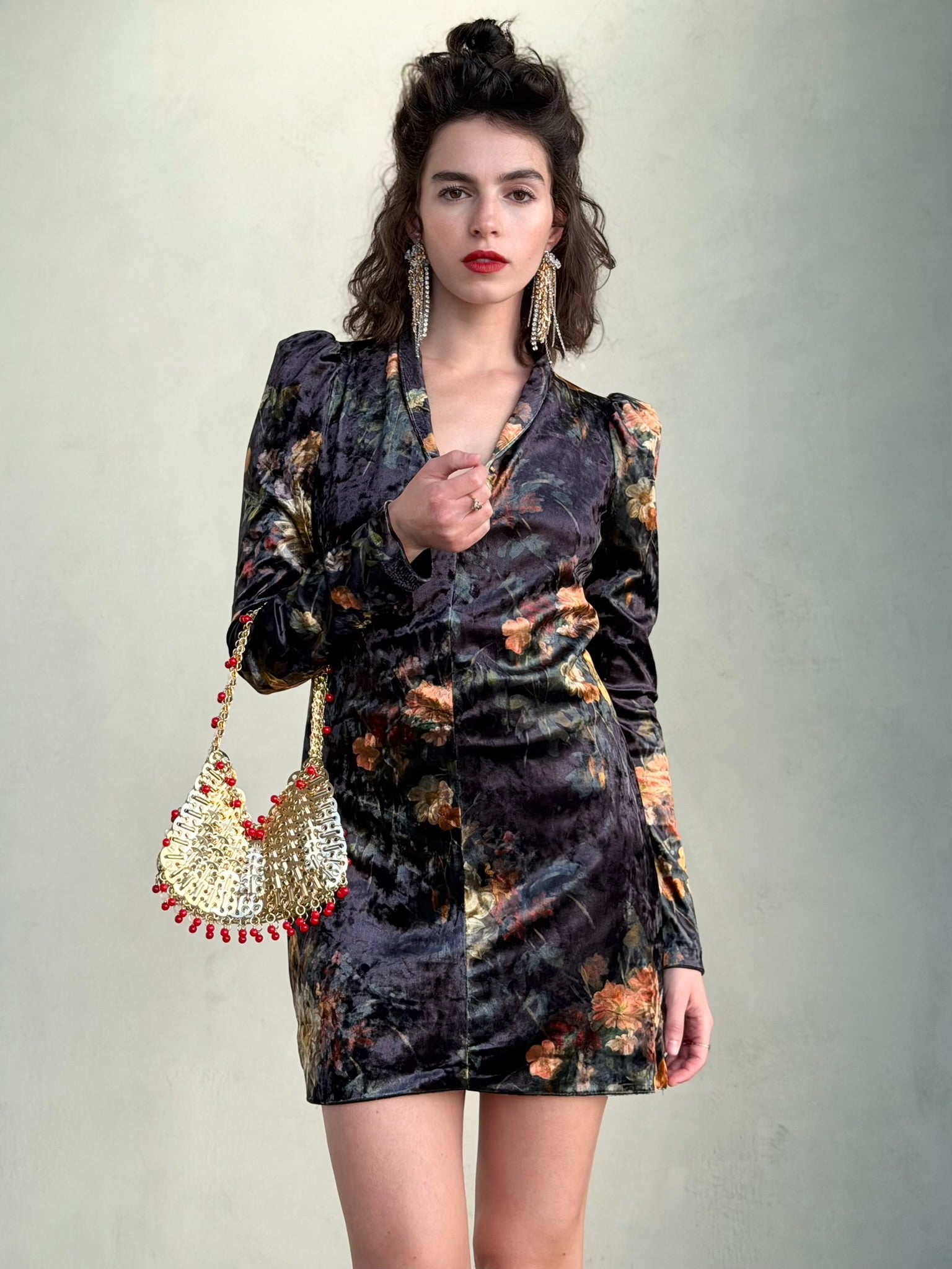 שמלת ברלין - שחור פרחים ויקטוריאני