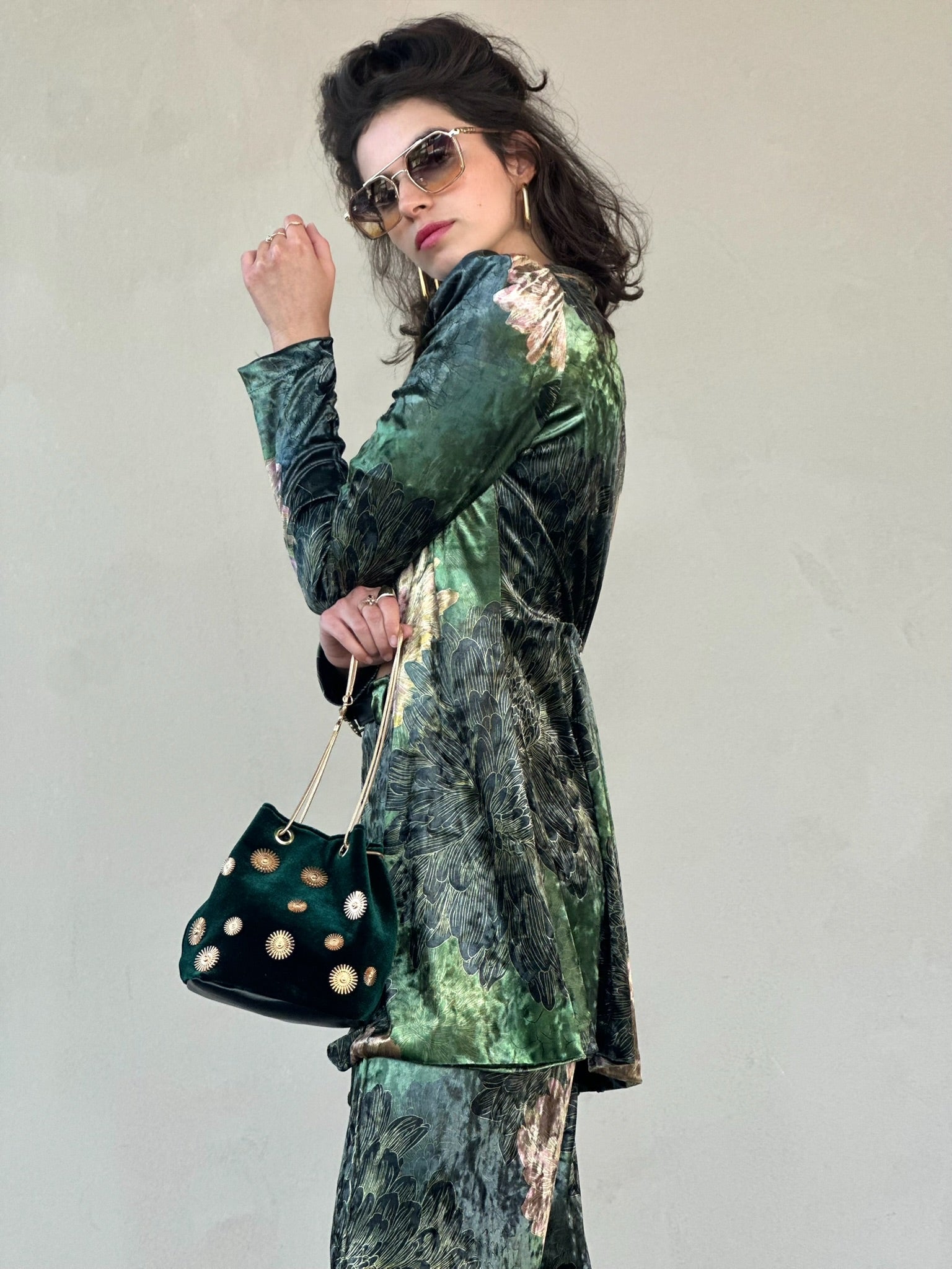 עליונית ברלין קטיפה שבורה - ירוק פרינט חרציות