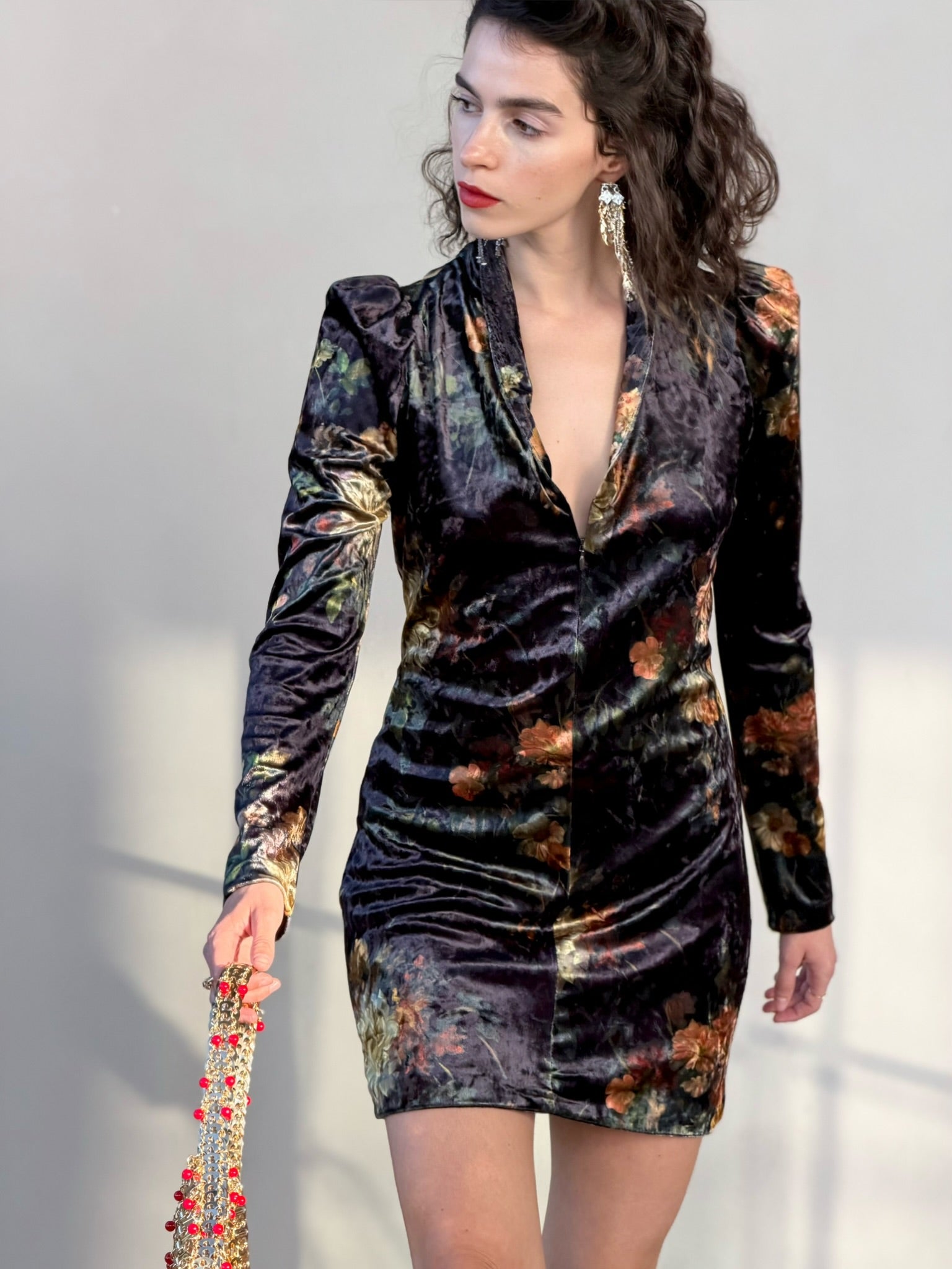 שמלת ברלין - שחור פרחים ויקטוריאני