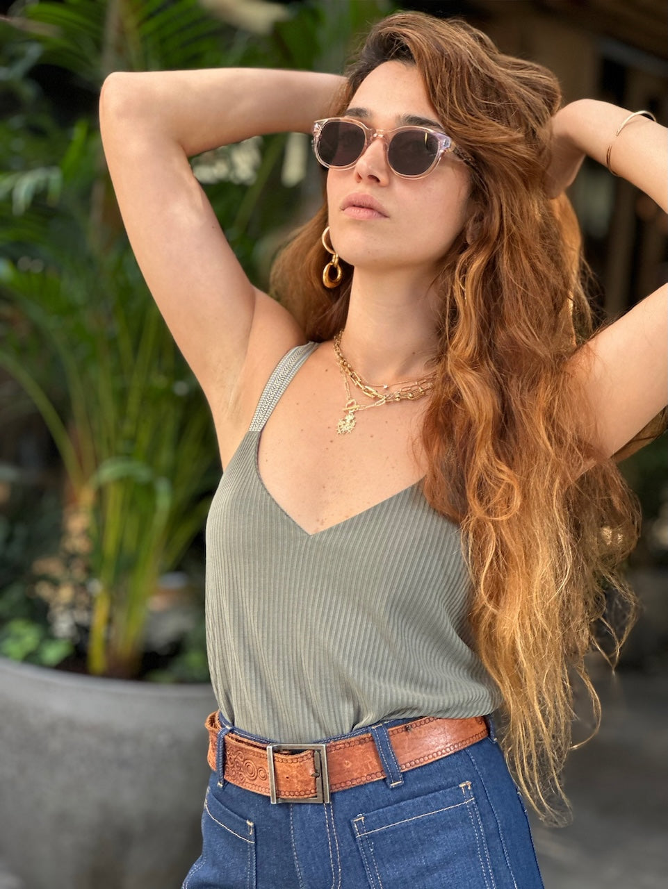 גופיית ג׳סי - ירוק בהיר כתפיה ארוגה