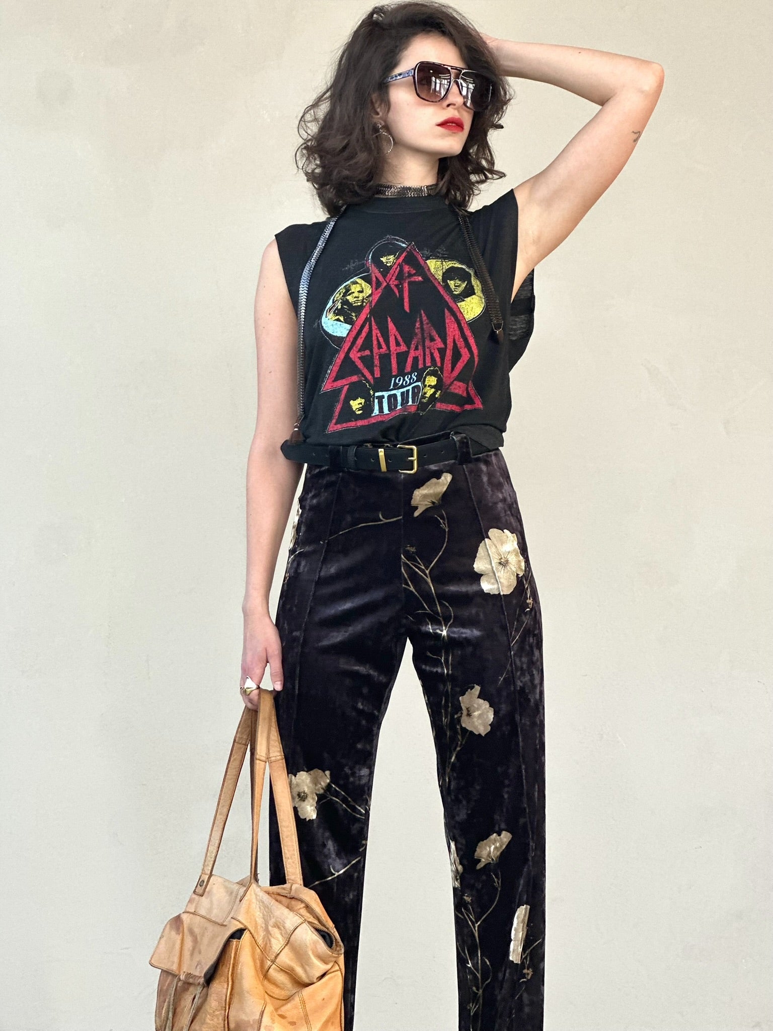 מכנסי ברלין - שחור כחלחל ופרחים שמנת