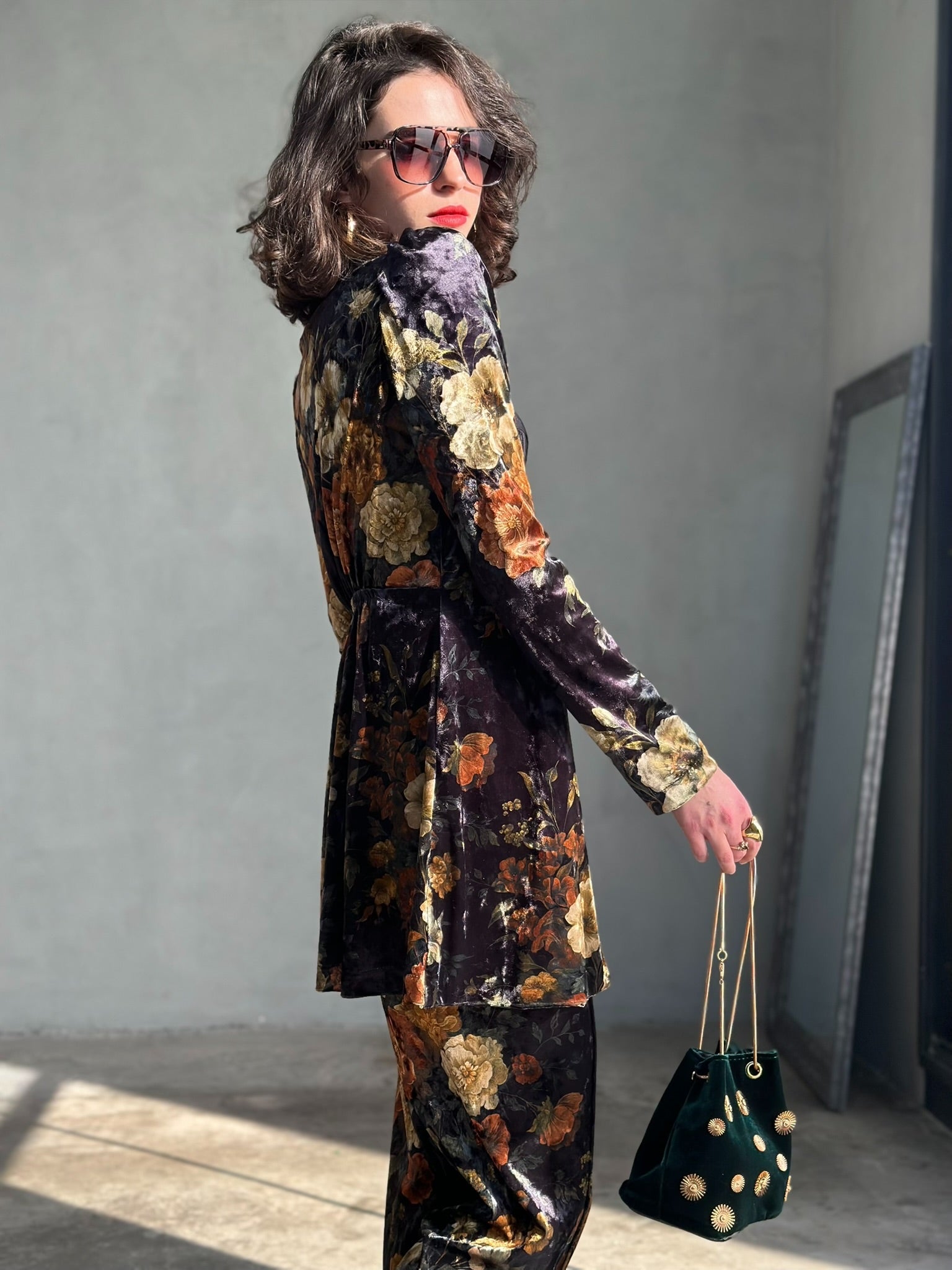 עליונית ברלין קטיפה - שחור פרחים ויקטוריאני