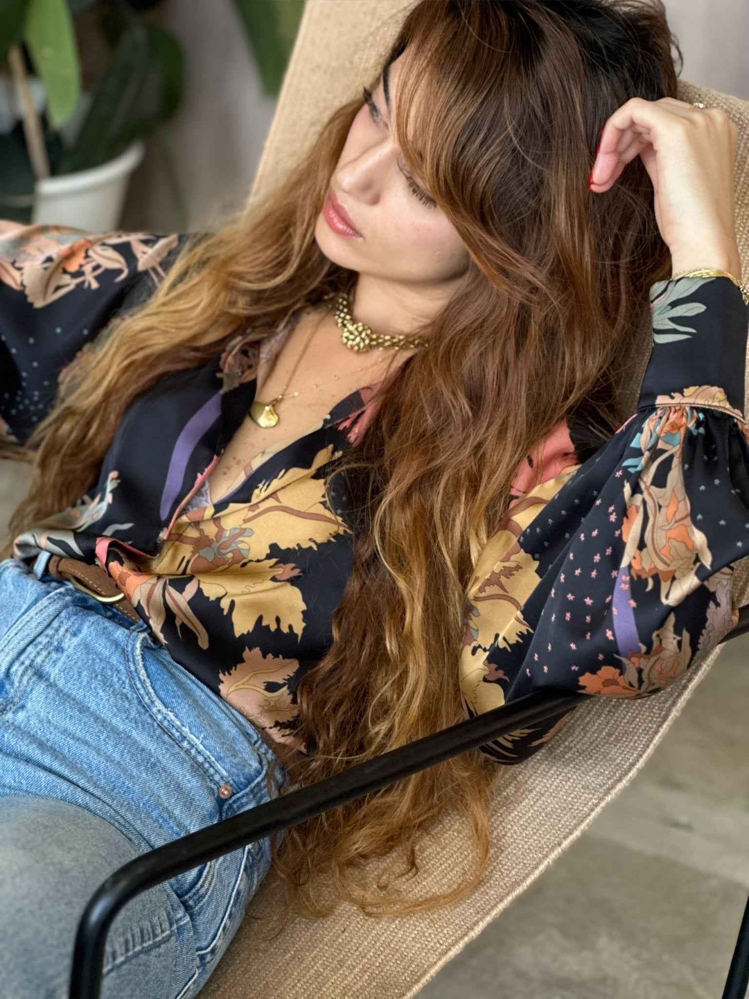 חולצת פריסיליה - שחור גלקטי