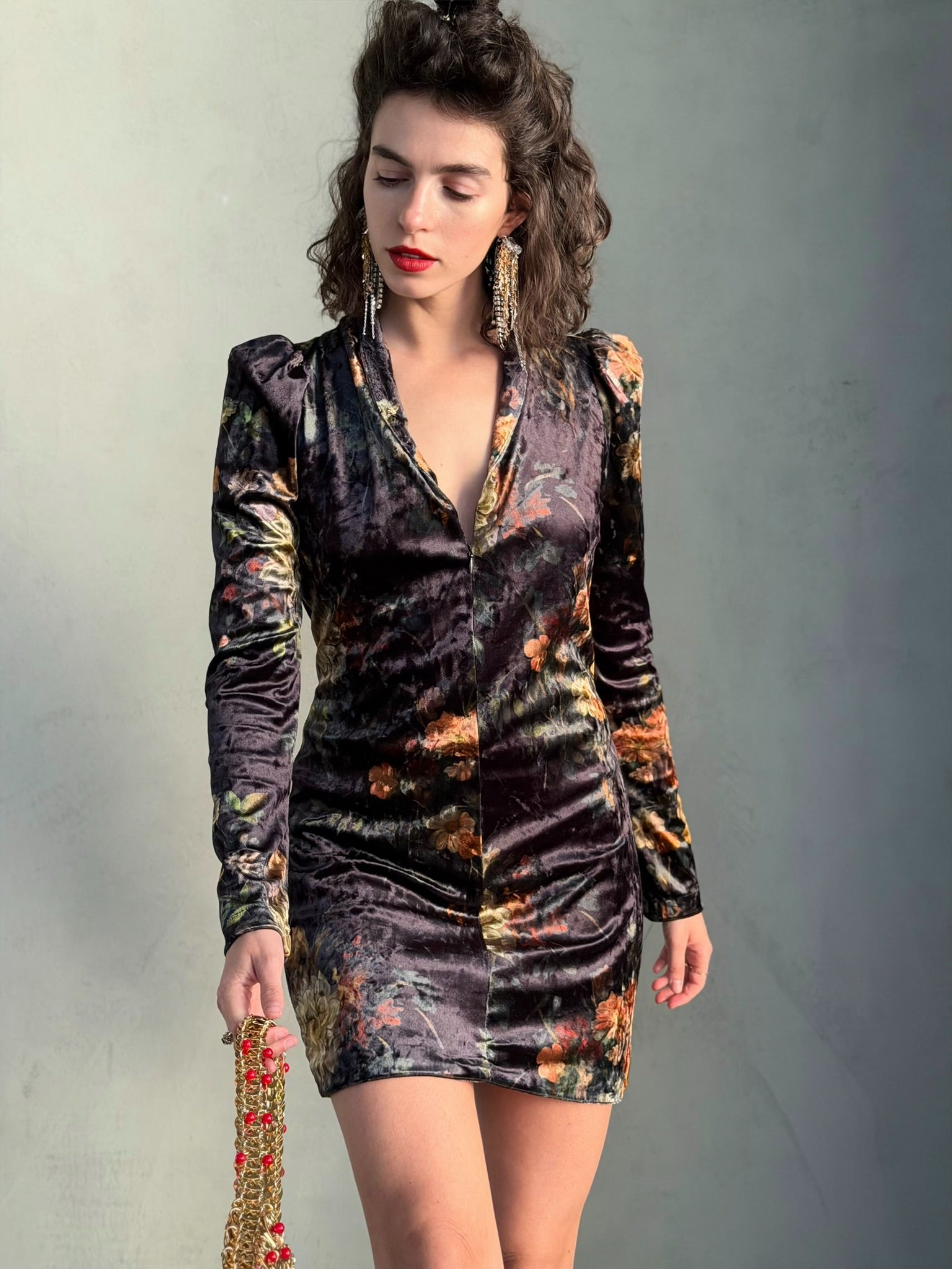 שמלת ברלין - שחור פרחים ויקטוריאני