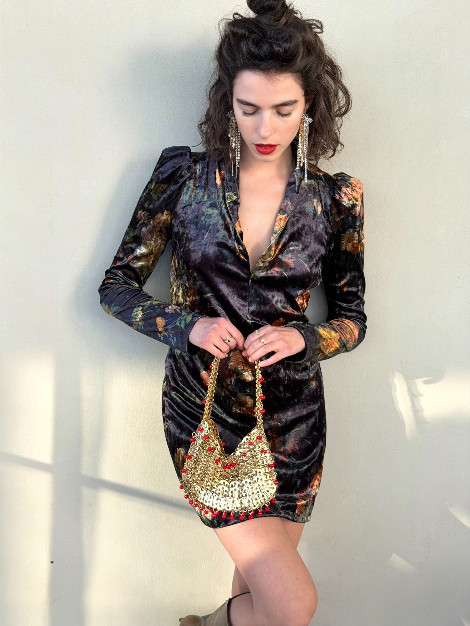 שמלת ברלין - שחור פרחים ויקטוריאני