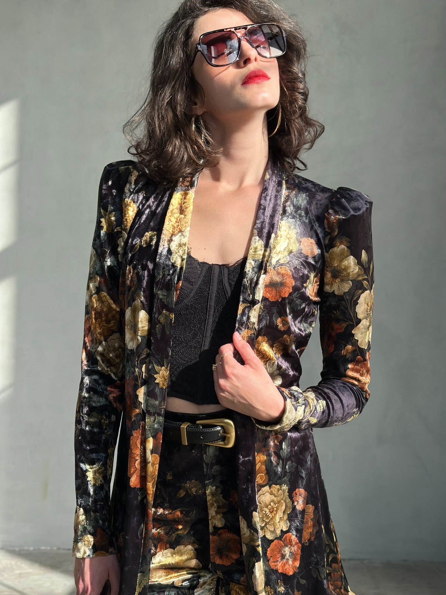 עליונית ברלין קטיפה - שחור פרחים ויקטוריאני