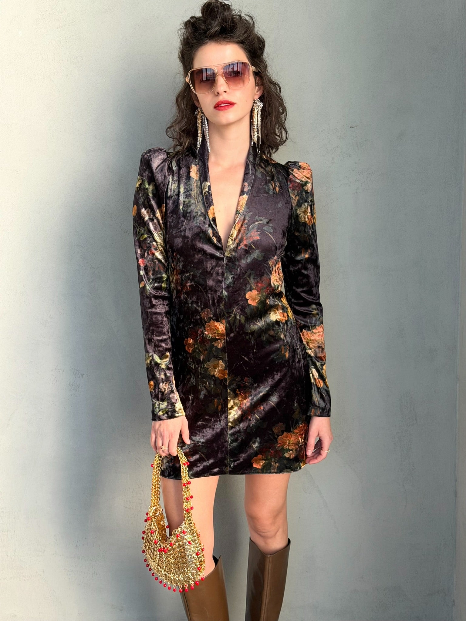 שמלת ברלין - שחור פרחים ויקטוריאני