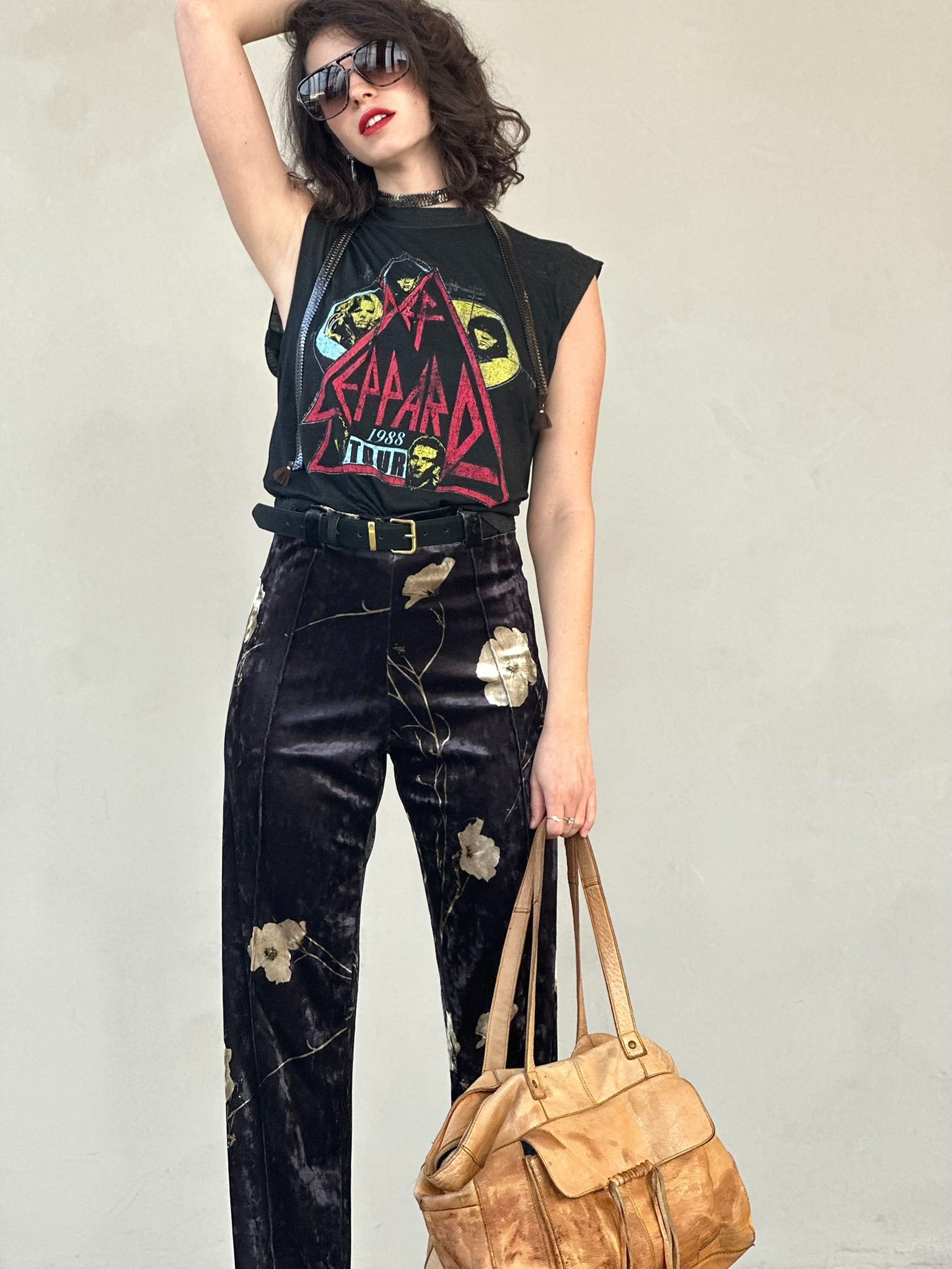 מכנסי ברלין - שחור כחלחל ופרחים שמנת