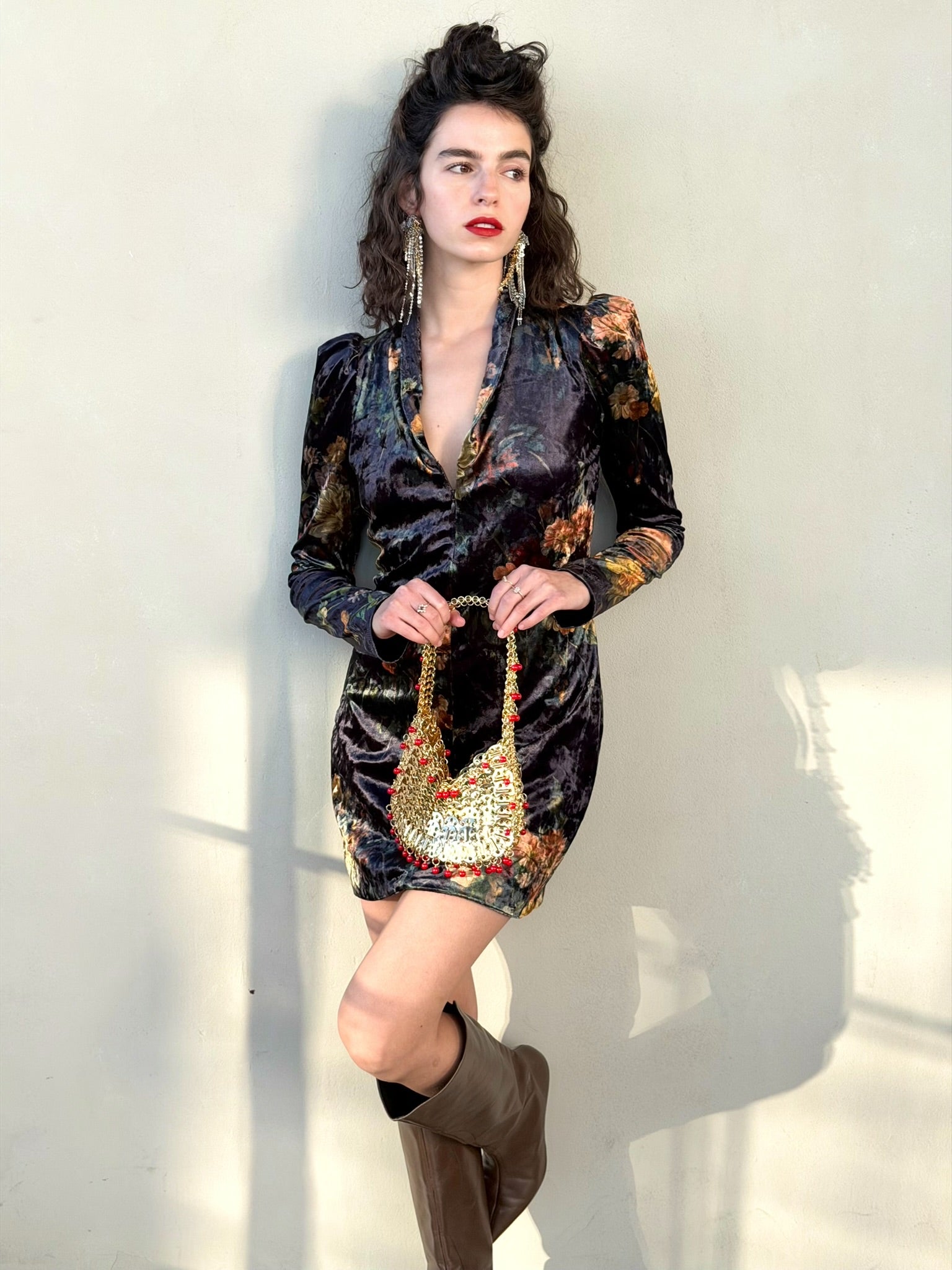 שמלת ברלין - שחור פרחים ויקטוריאני