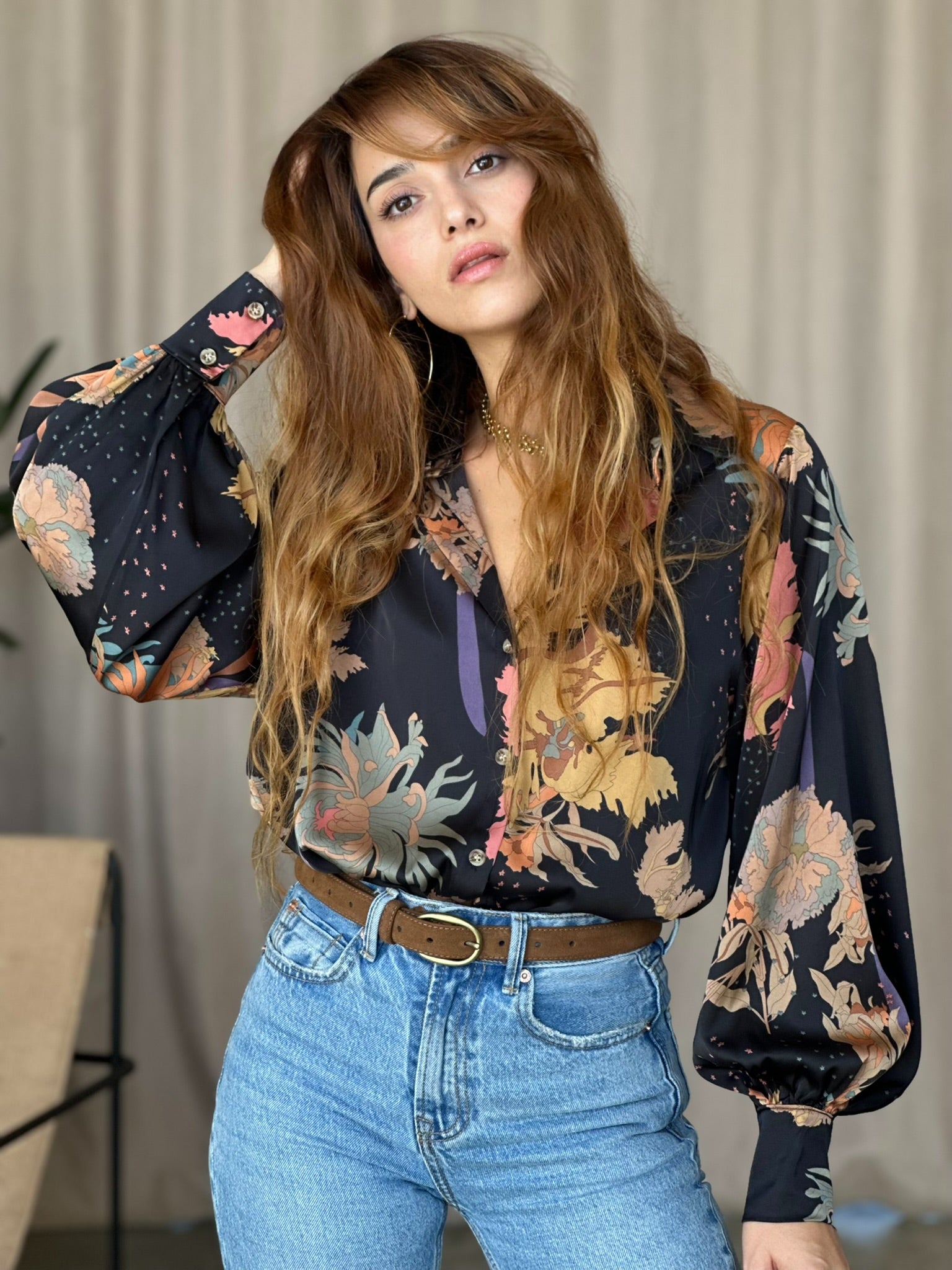 חולצת פריסיליה - שחור גלקטי