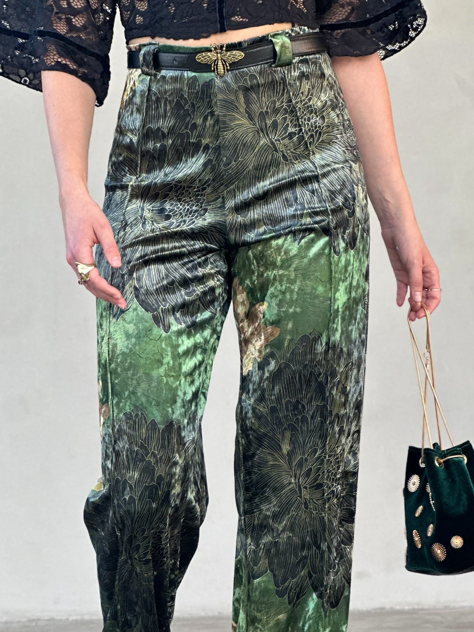 מכנסי ברלין קטיפה שבורה - ירוק פרינט חרציות