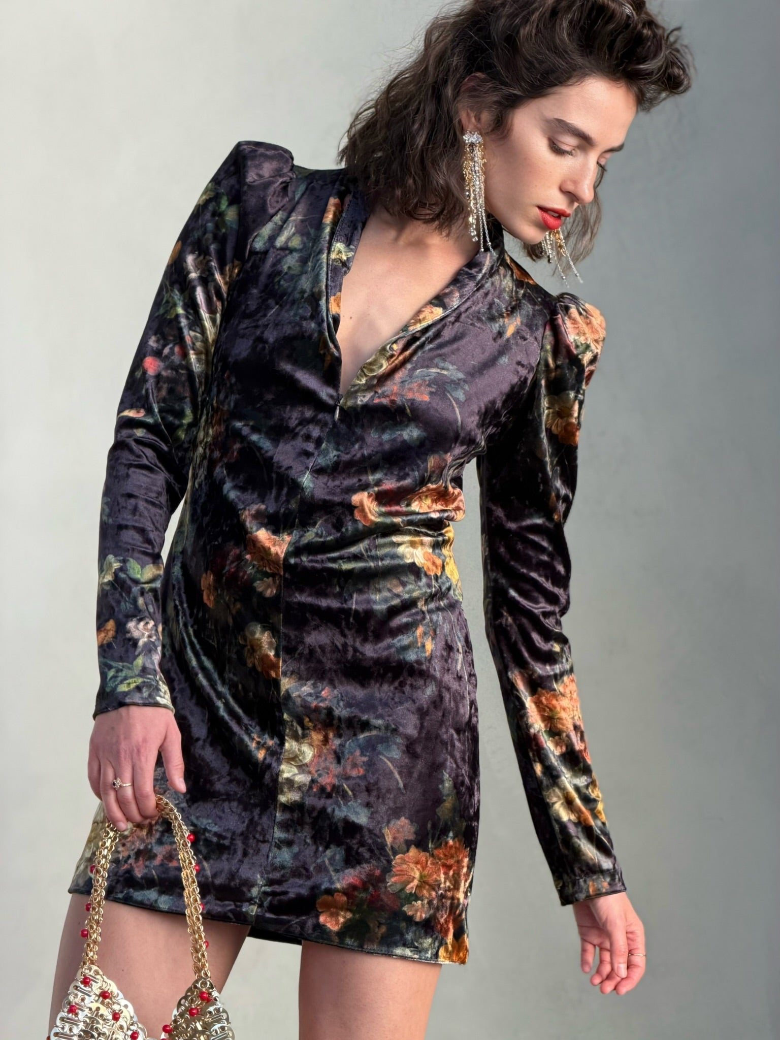 שמלת ברלין - שחור פרחים ויקטוריאני