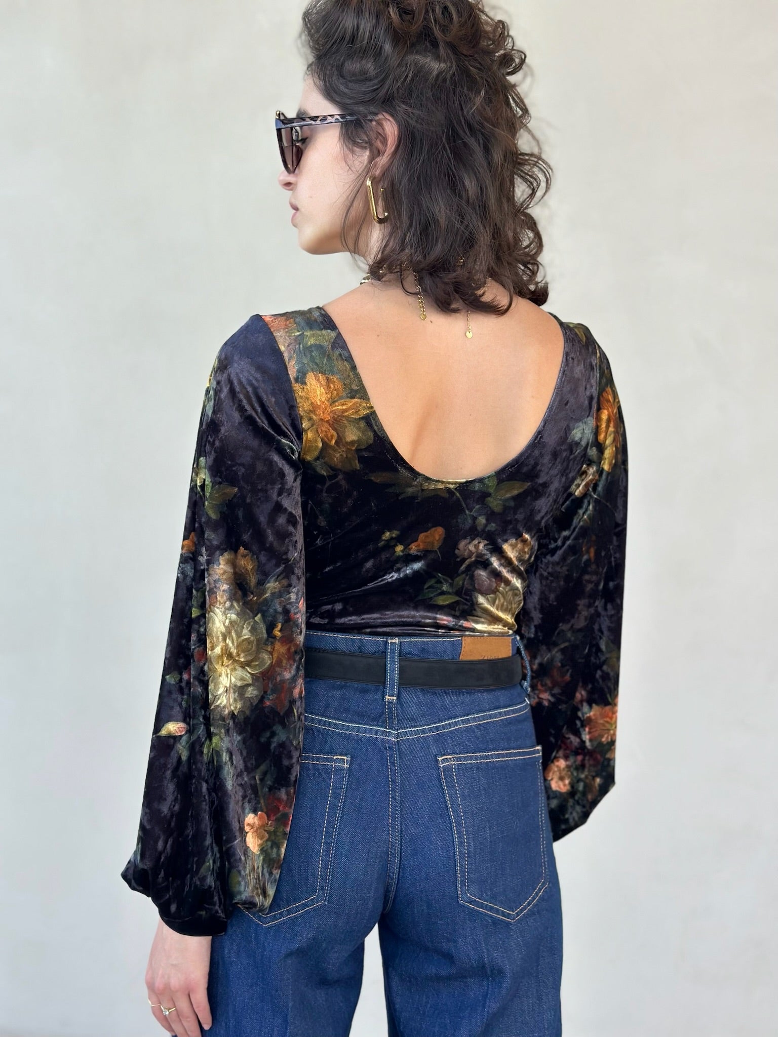 חולצת סופיה קטיפה פרינט ויקטוריאני