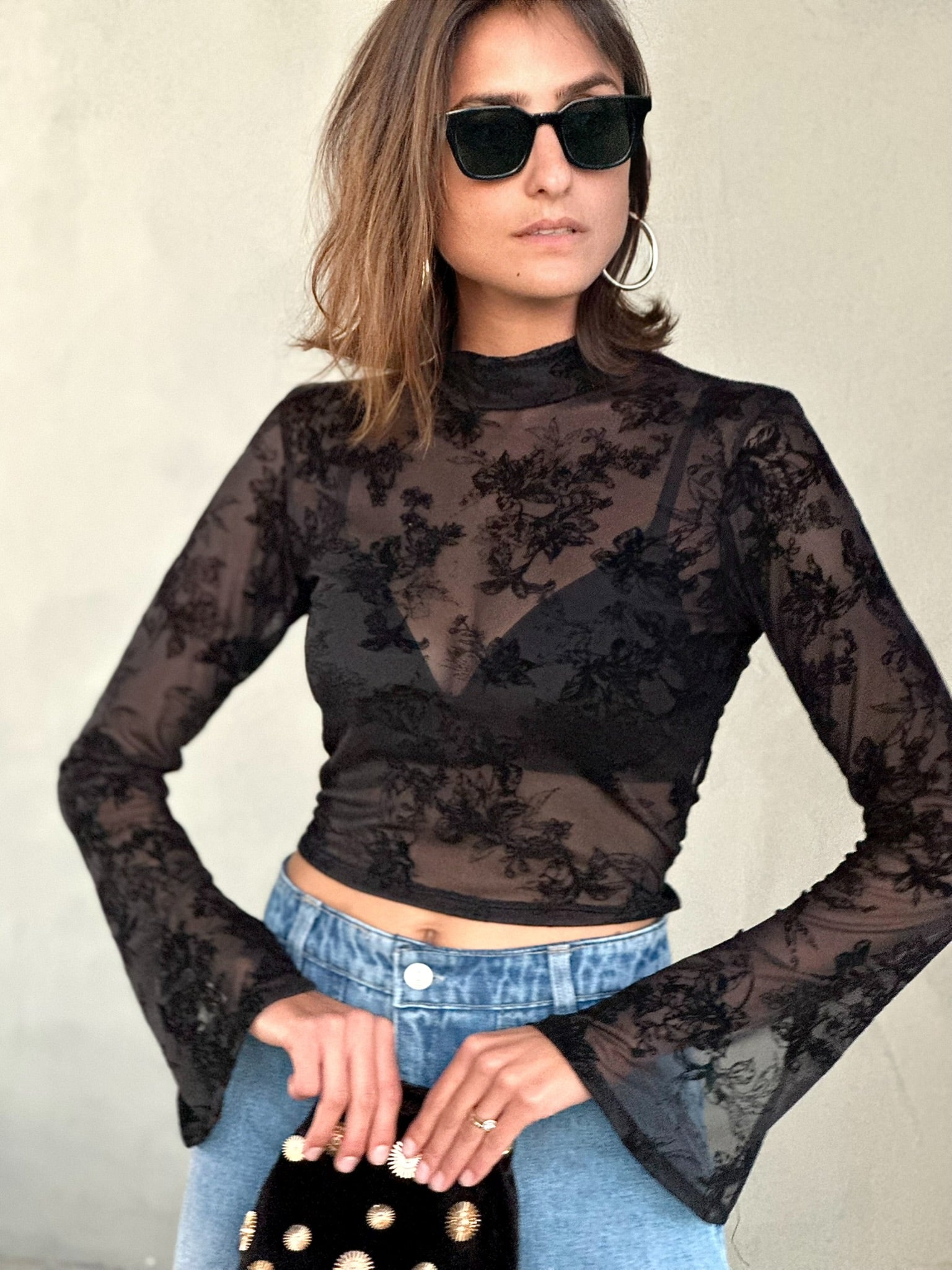 ניקה שחורה שקפקפה פרחי קטיפה