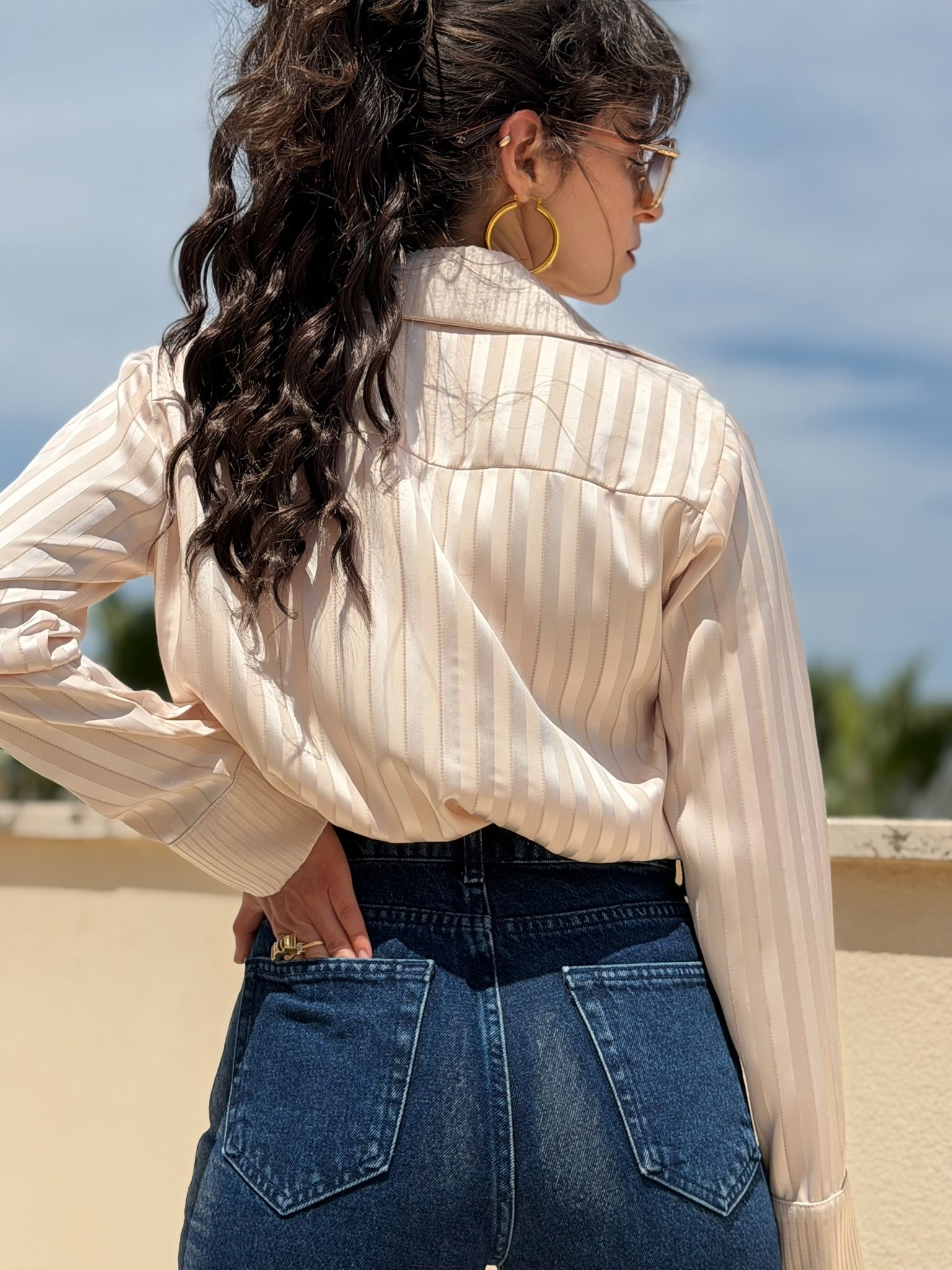 חולצת ג׳ינה - שמנת פסים
