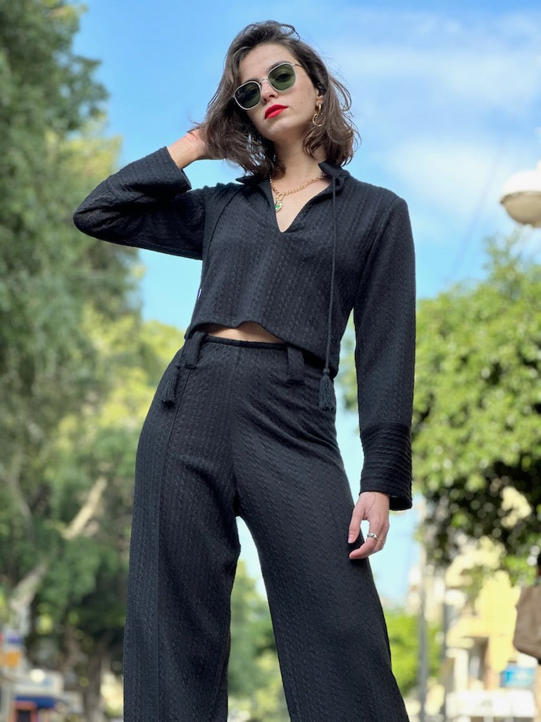 חולצת פרדי - שחור צמות