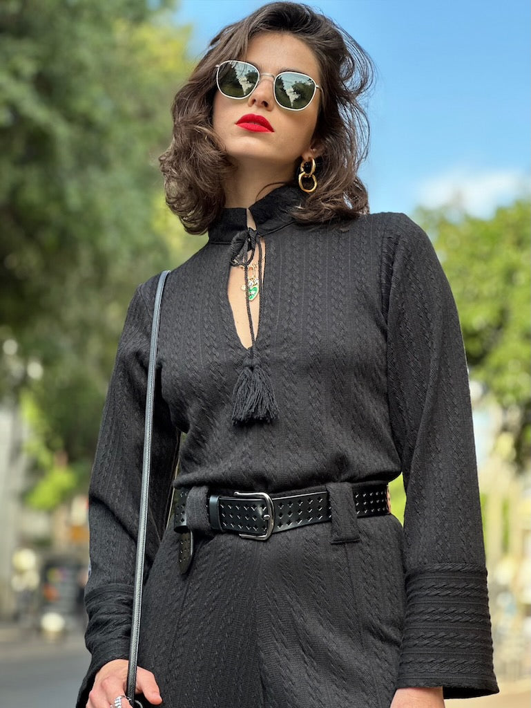 חולצת פרדי - שחור צמות