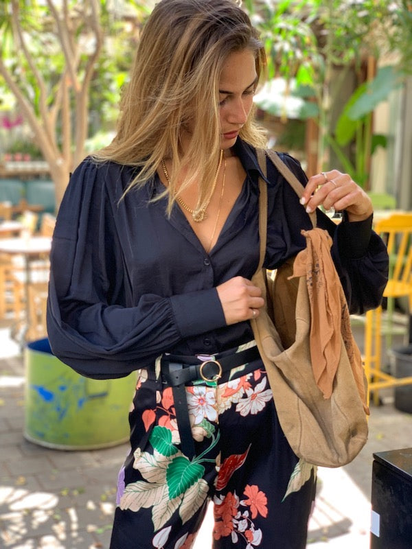 מכופתרת פריסיליה - שחורה