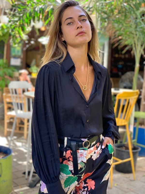 מכופתרת פריסיליה - שחורה