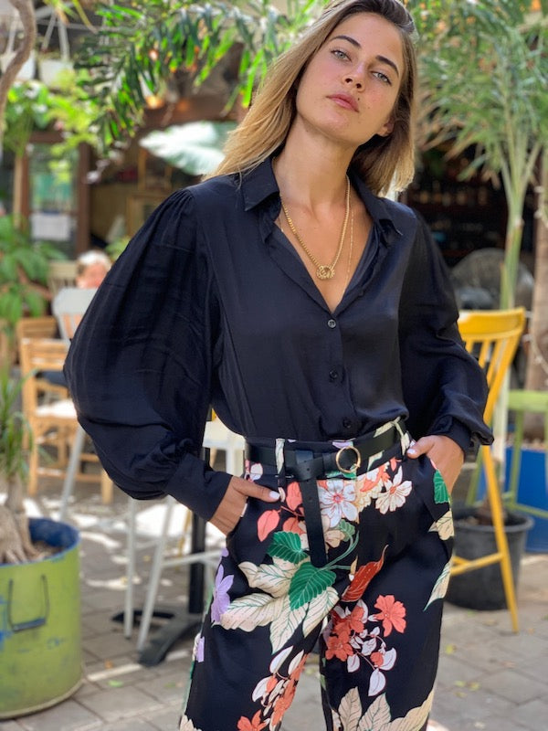 מכופתרת פריסיליה - שחורה