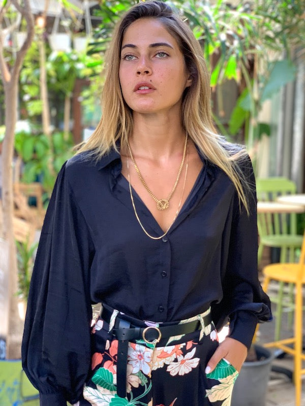 מכופתרת פריסיליה - שחורה