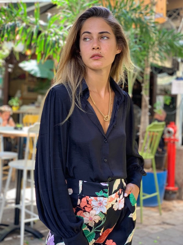 מכופתרת פריסיליה - שחורה